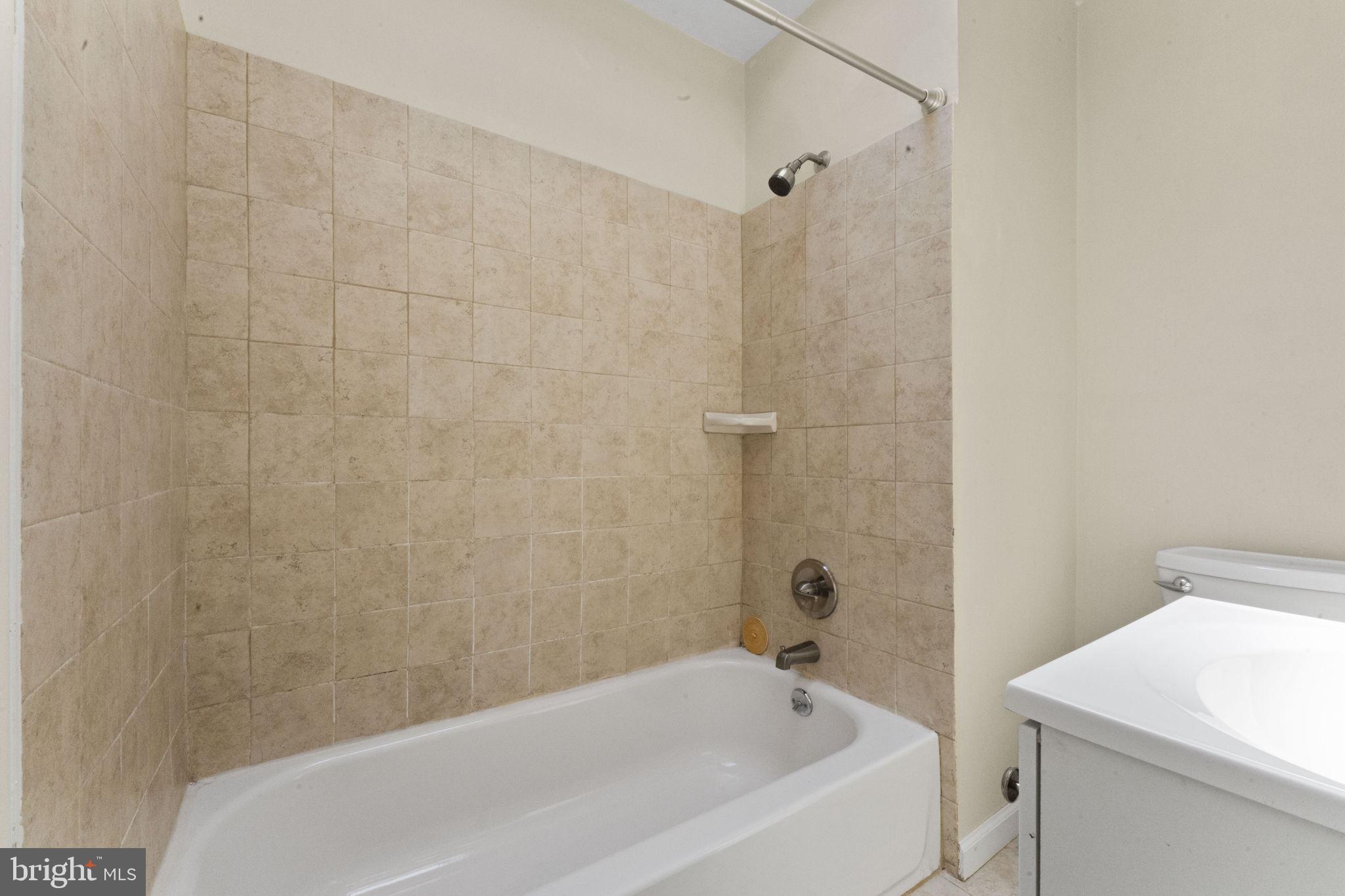 WEST OAK LANE - Residential Income