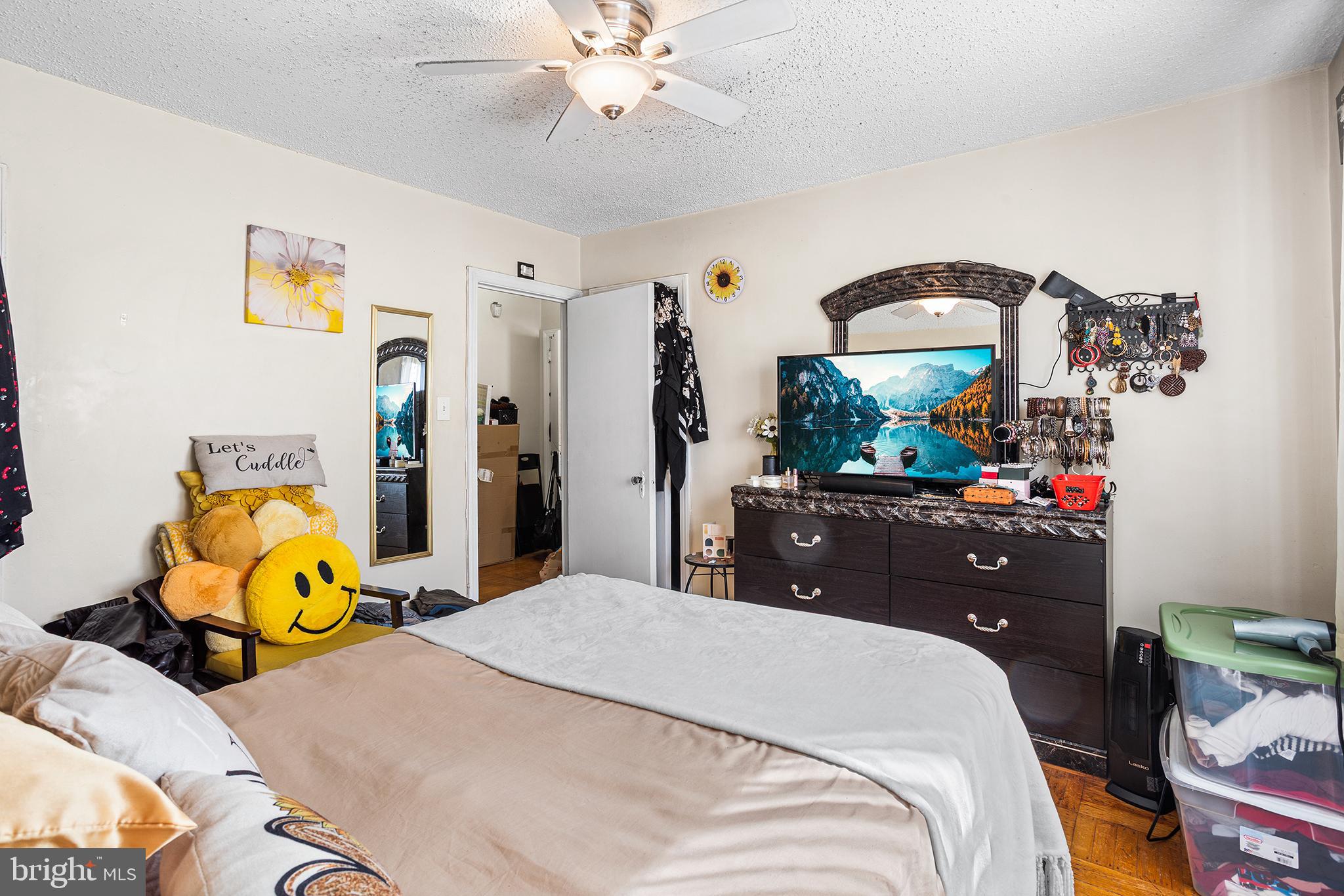 WEST OAK LANE - Residential Income