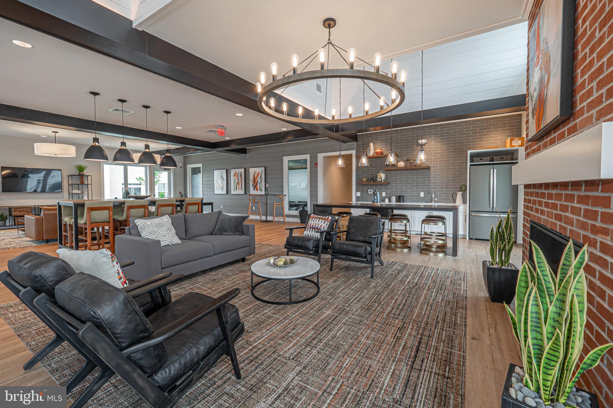 EAST VILLAGE - Residential