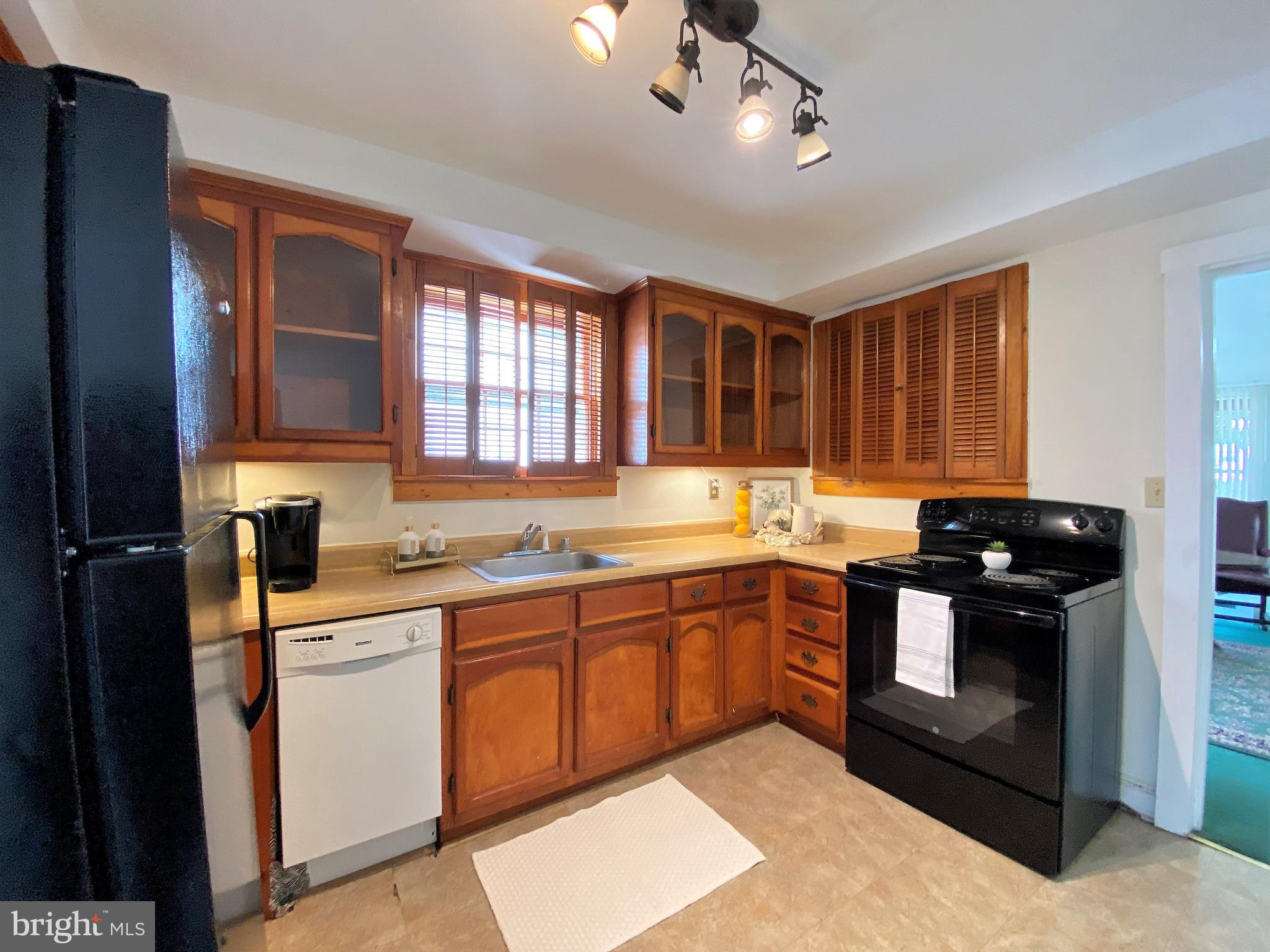 NORTH CHESAPEAKE BEACH - Commercial Lease