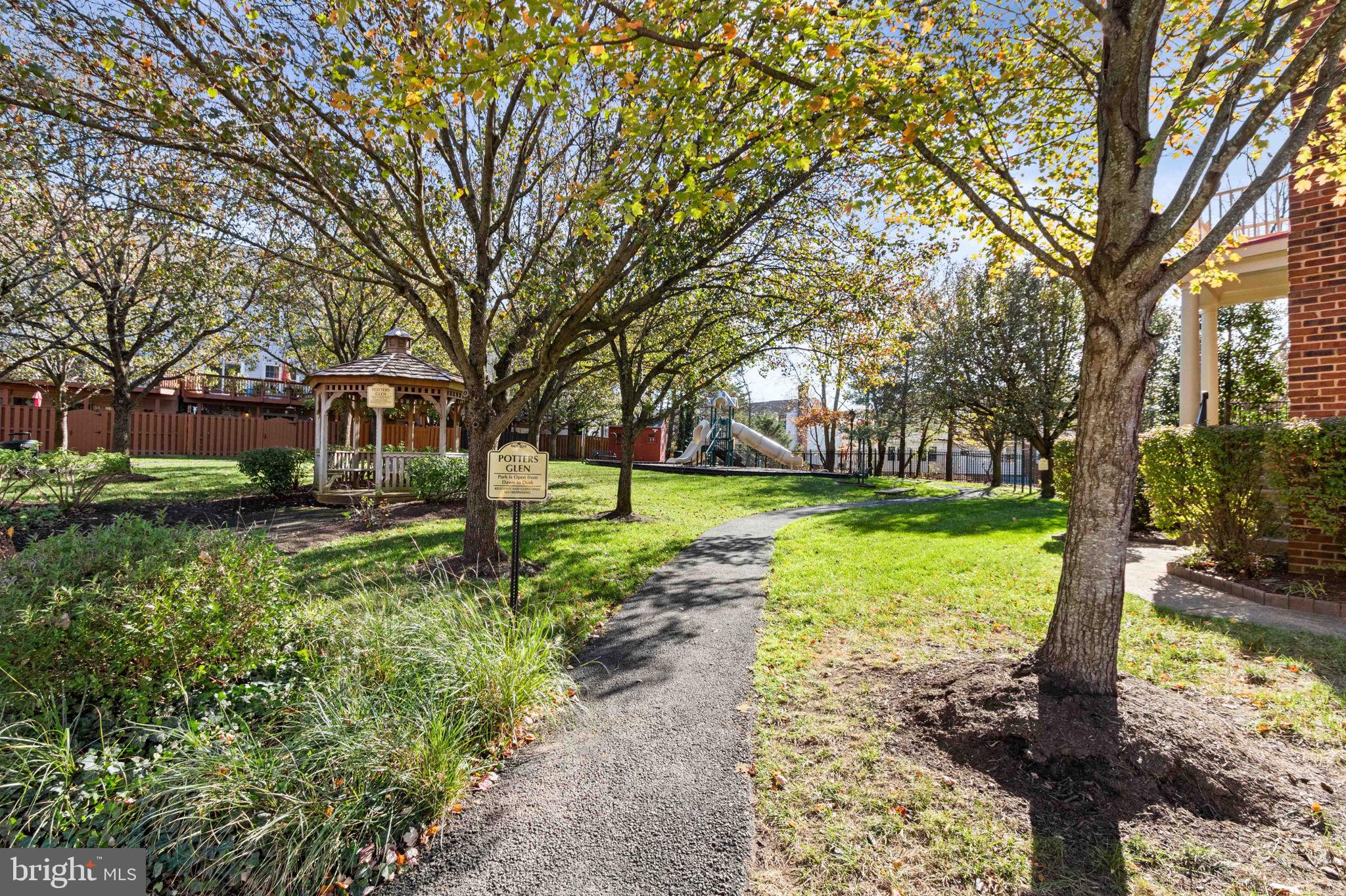 POTTERS GLEN - Residential