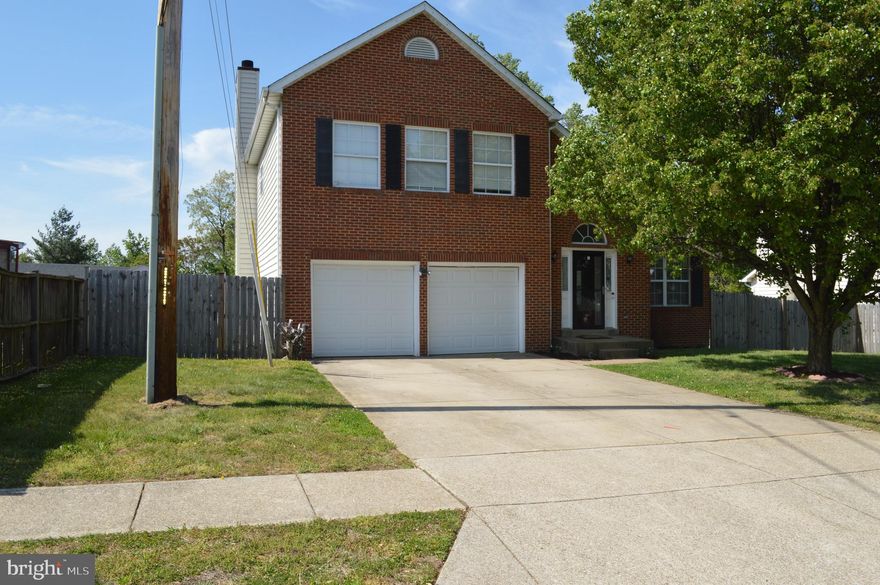 SENTRY LOCK   STATUS CHANGE : Offers due by Tuesday 4 pm  May 11.  Occupied, knock before entering .  Beautifully well kept property from top to bottom.  Updated kitchen, bathrooms and a fully finished basement with a bar and a room for your wide screen tv.  Hardwood floors upstairs and downstairs. The deck and fence are practically new. This home is an entertainment center.  You will be minutes away from the National Harbor,Tanger Outlets,MGM , Va, and the Beltway.  Please adhere to all COVID-19 laws, including wearing mask.