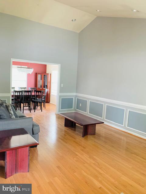 BARNABY KNOLLS - Residential