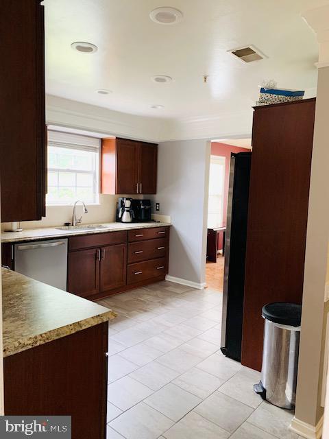 BARNABY KNOLLS - Residential