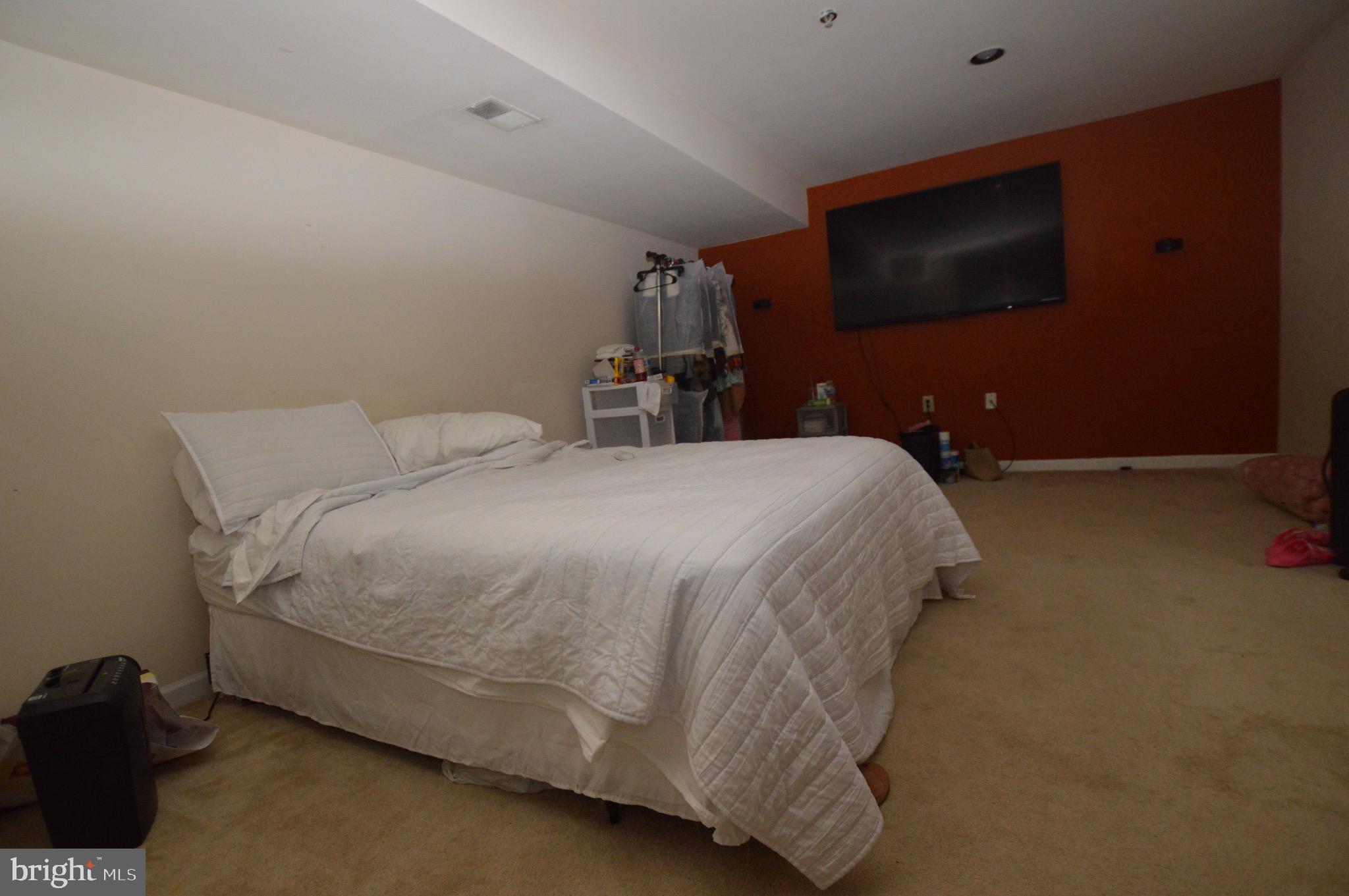 BARNABY KNOLLS - Residential