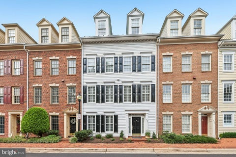 Photo of 405 S Fayette Street, ALEXANDRIA, VA 22314 (MLS # VAAX2065632)