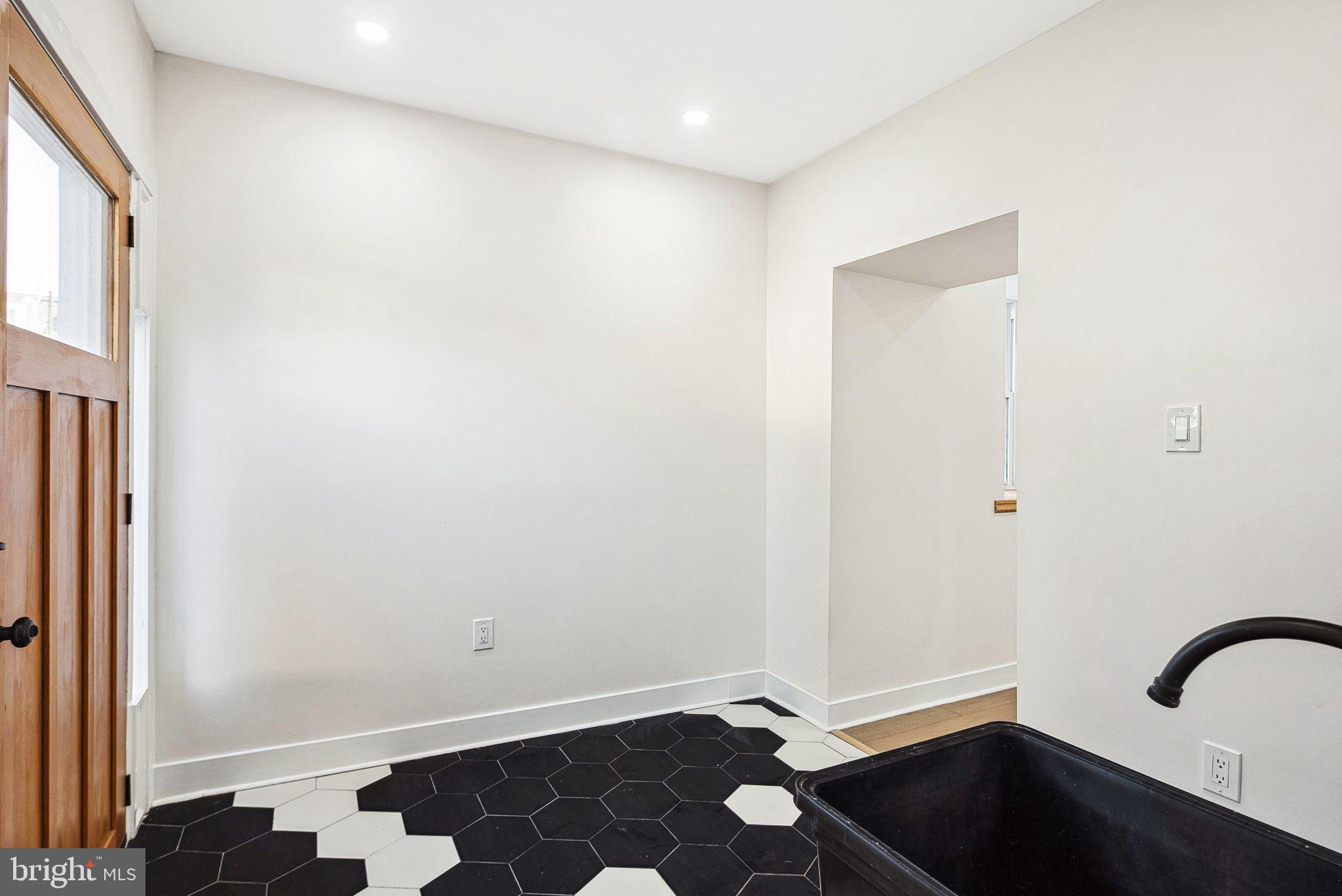 GERMANTOWN - Residential