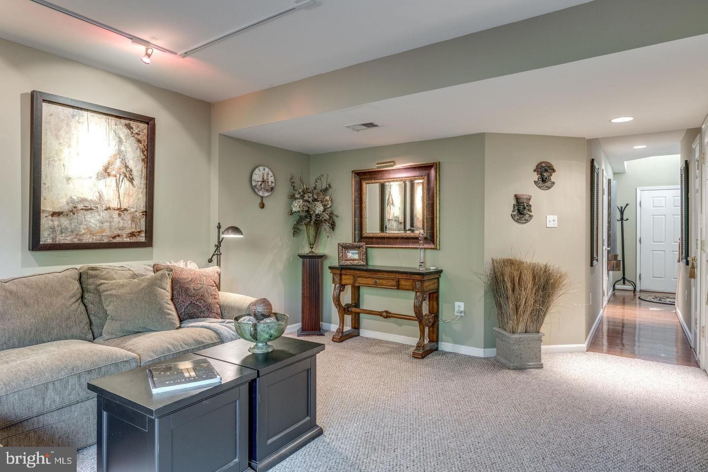 FLYNN'S CROSSING - Residential Lease