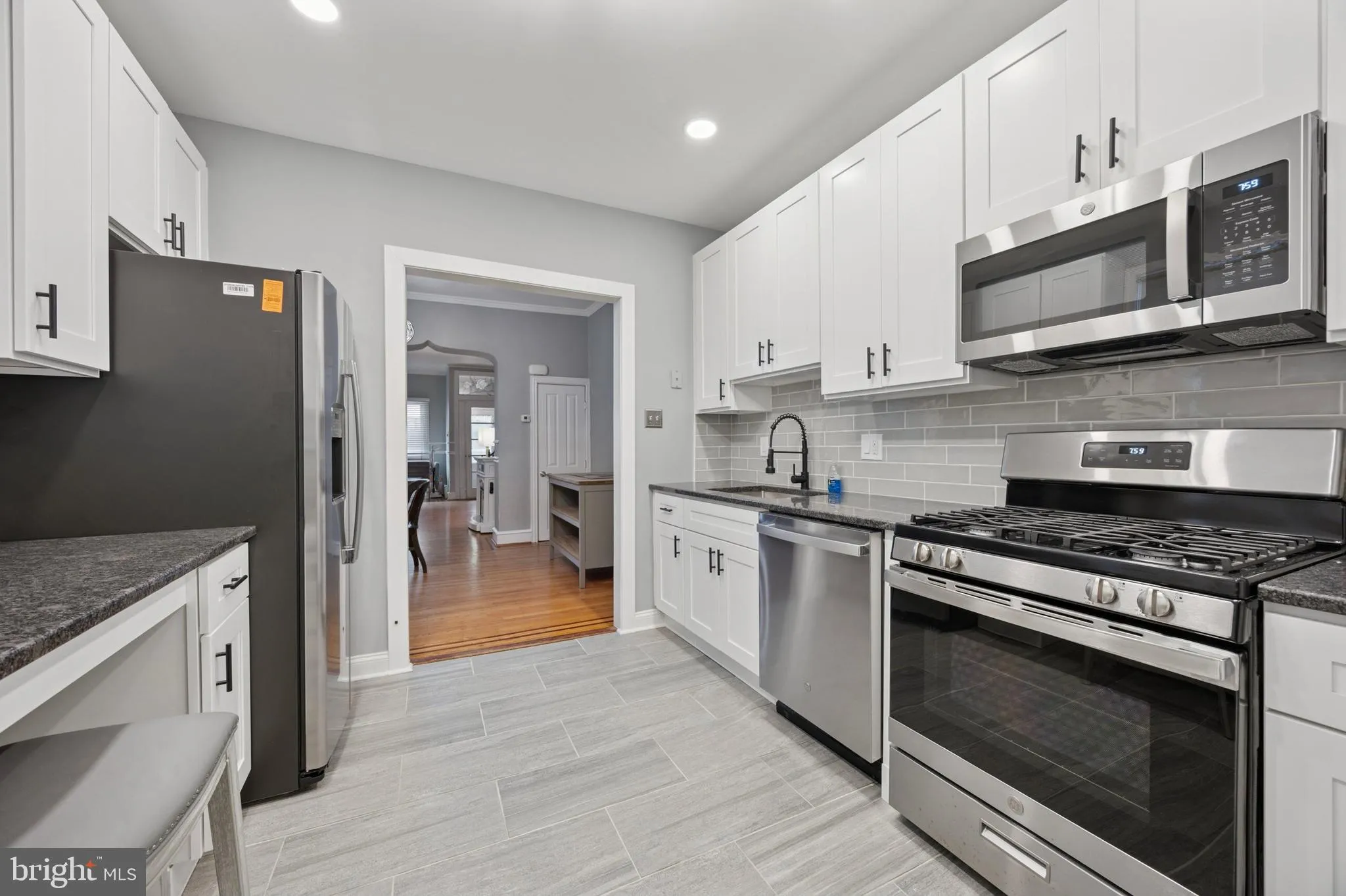 Philadelphia, Pennsylvania 19148, United States, 4 Bedrooms Bedrooms, ,2 BathroomsBathrooms,Residential,Active,127658