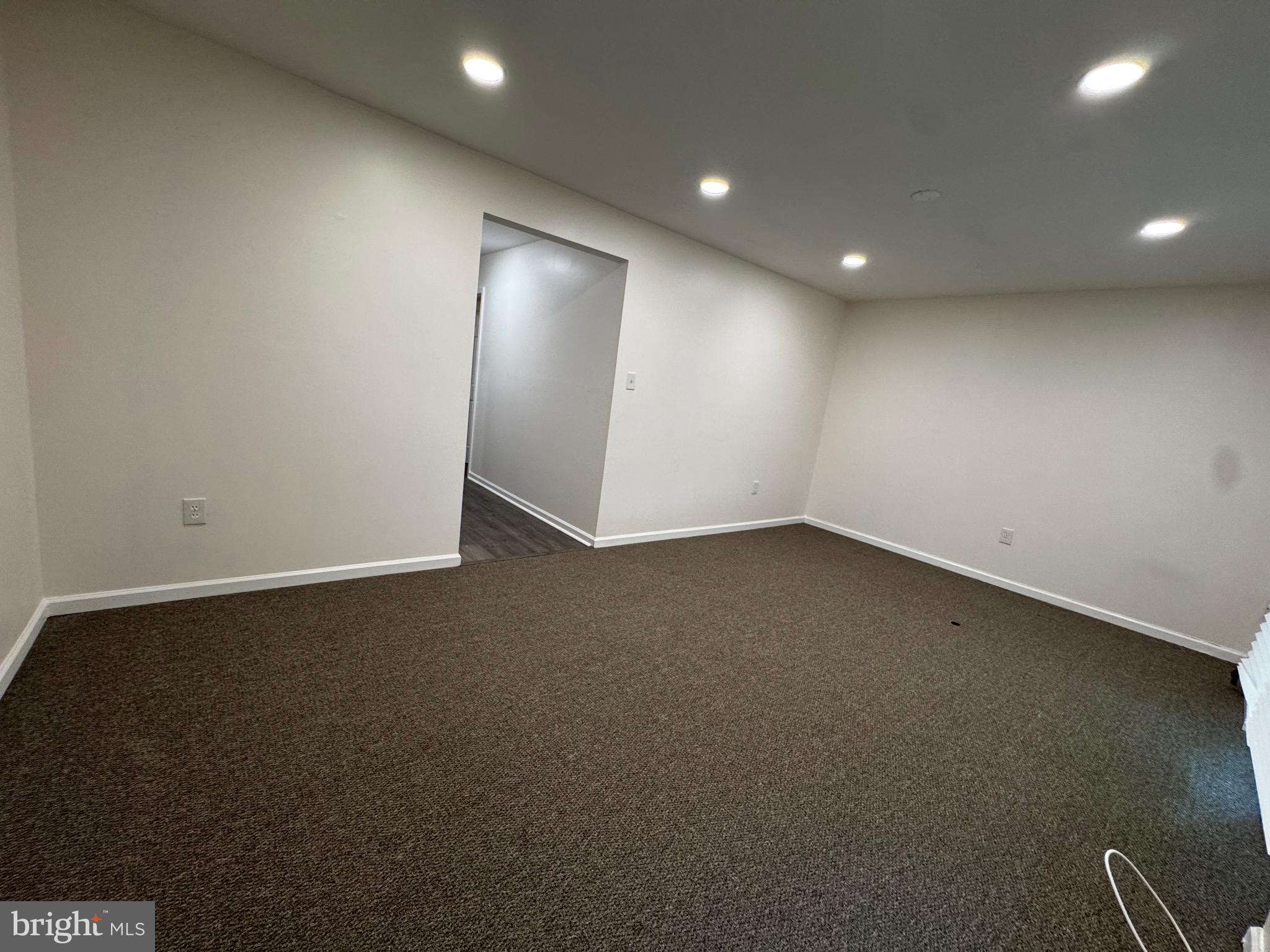 WORTHINGTON WOODS - Residential Lease