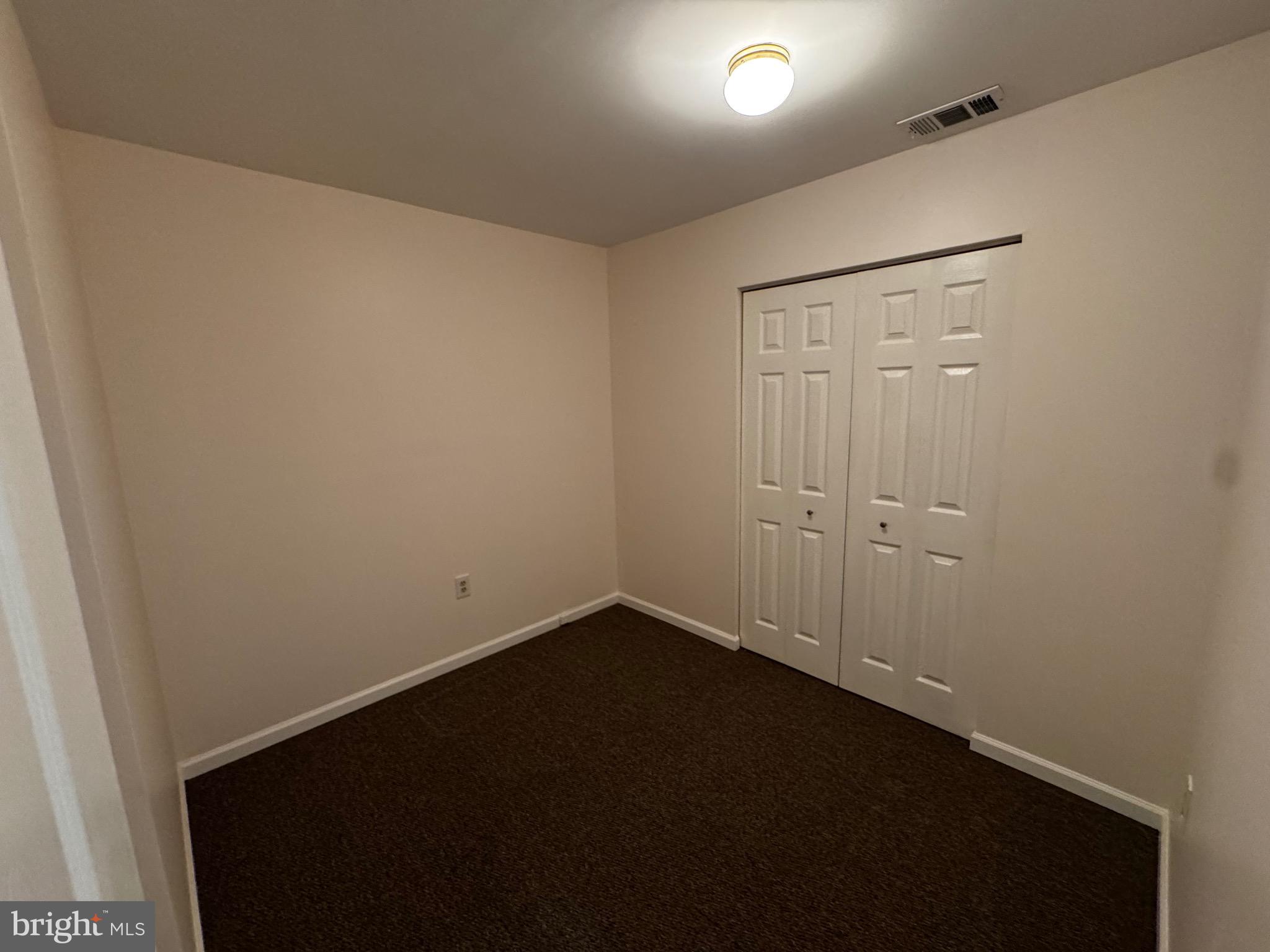 WORTHINGTON WOODS - Residential Lease