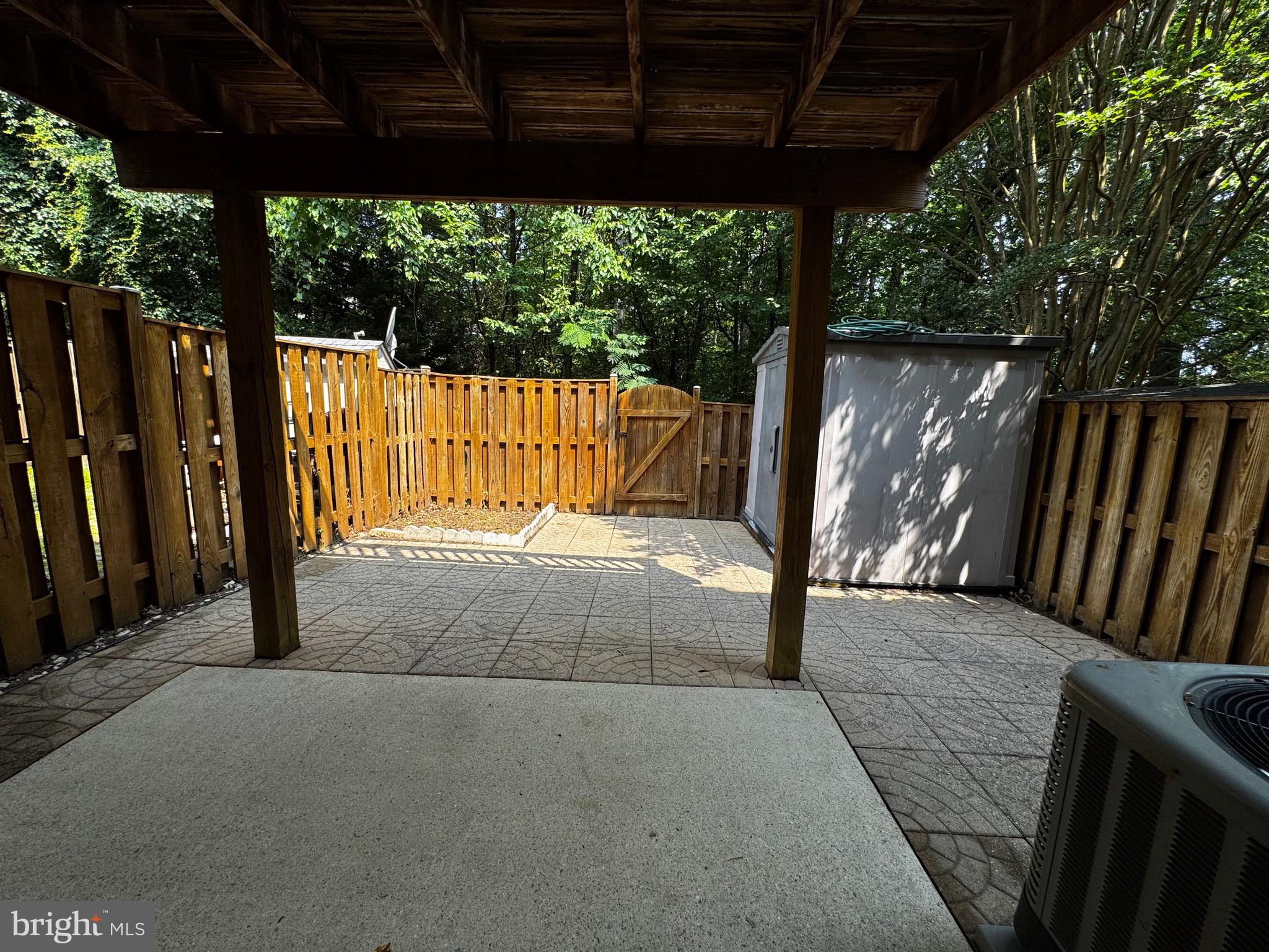 WORTHINGTON WOODS - Residential Lease