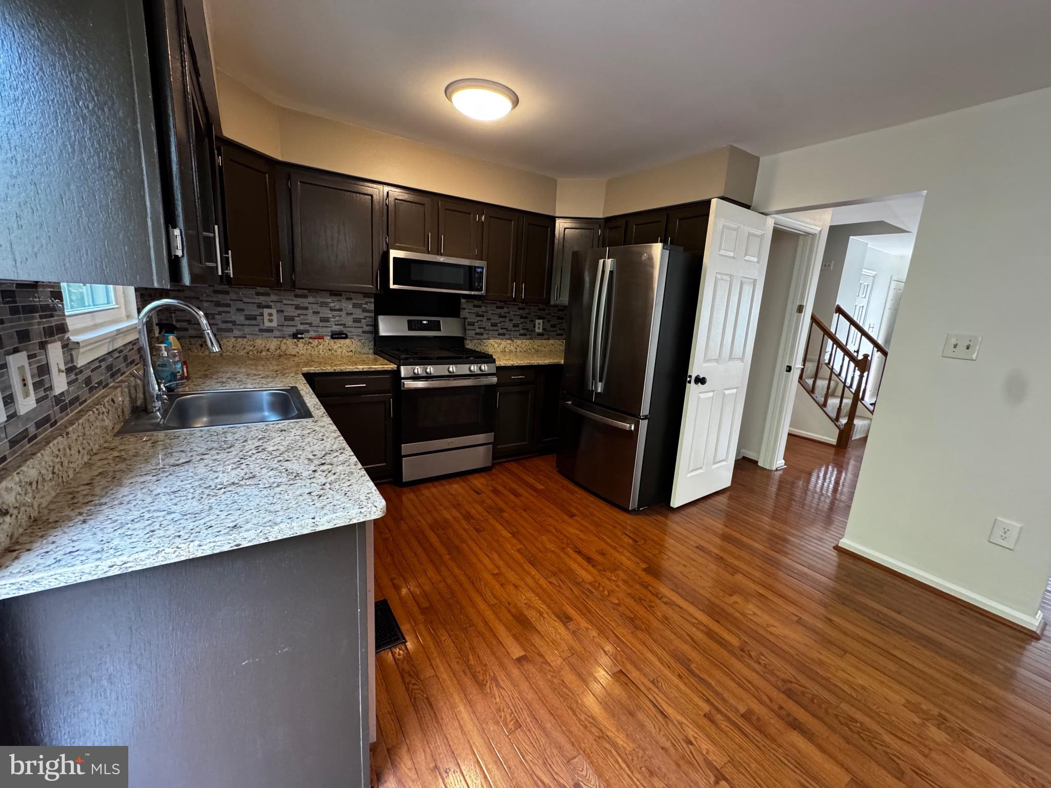 WORTHINGTON WOODS - Residential Lease