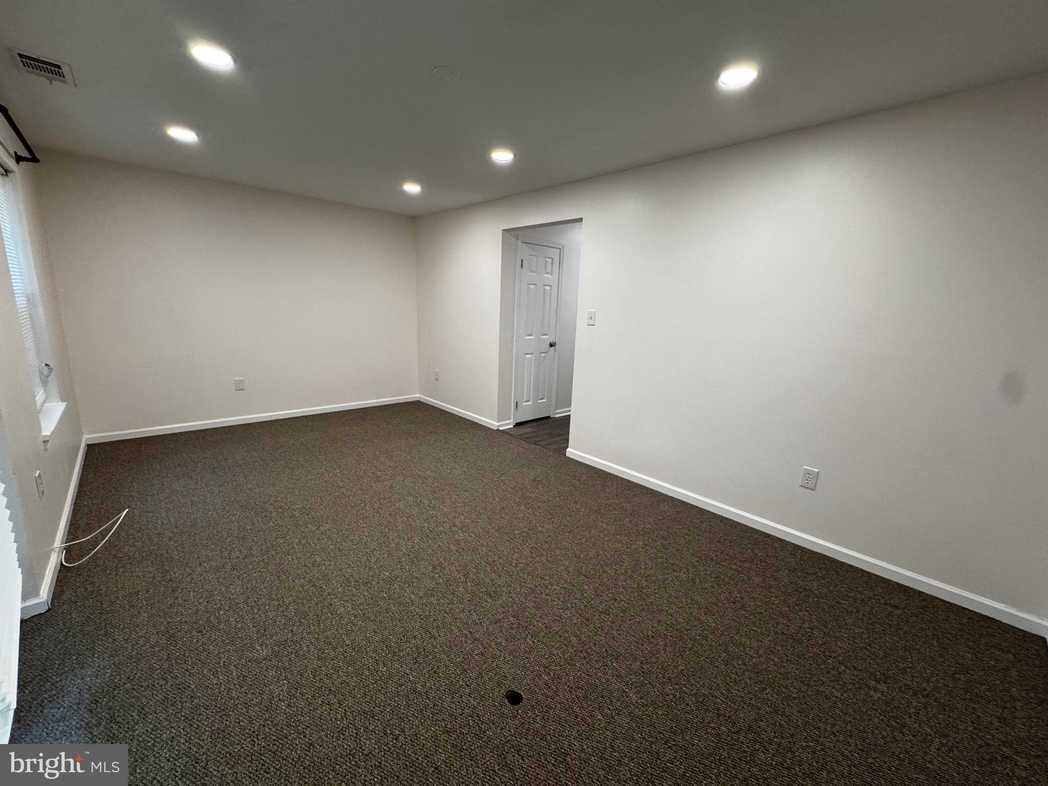 WORTHINGTON WOODS - Residential Lease