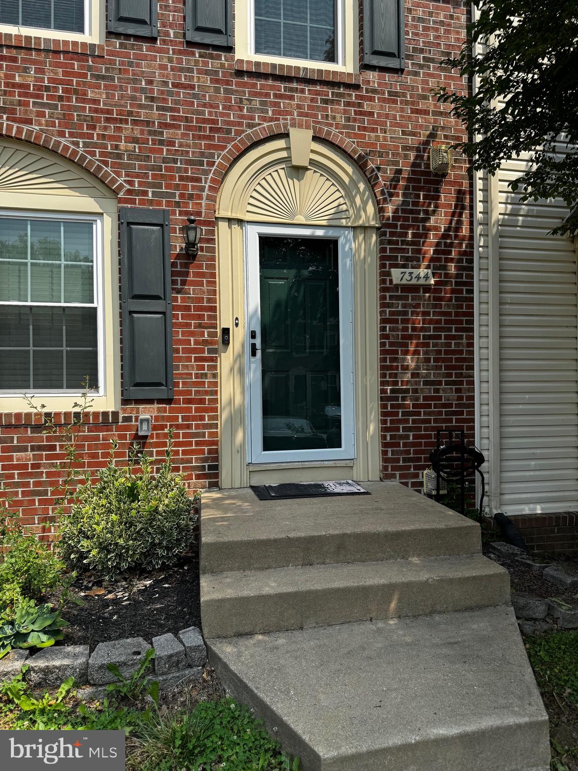 WORTHINGTON WOODS - Residential Lease