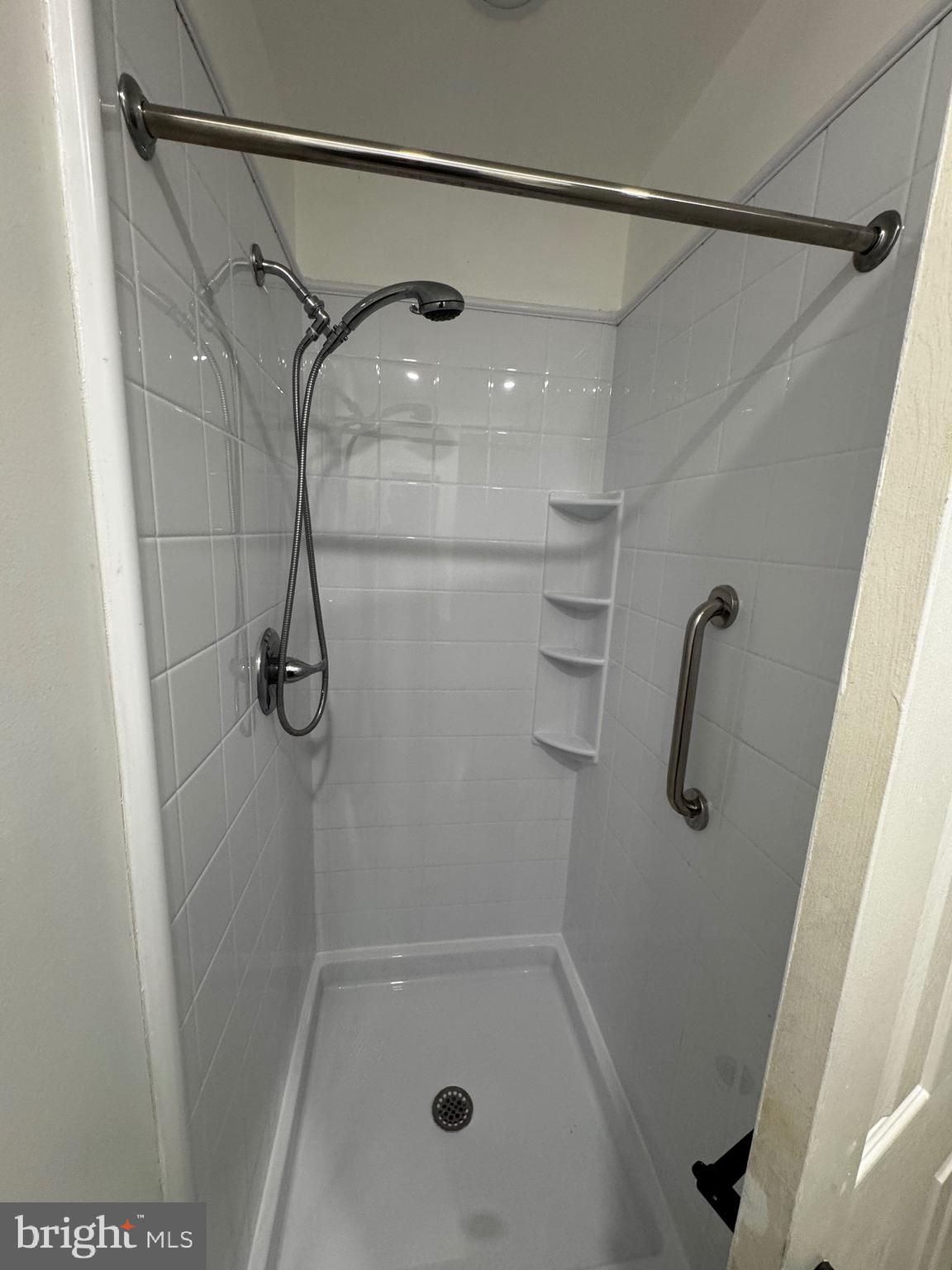 WORTHINGTON WOODS - Residential Lease