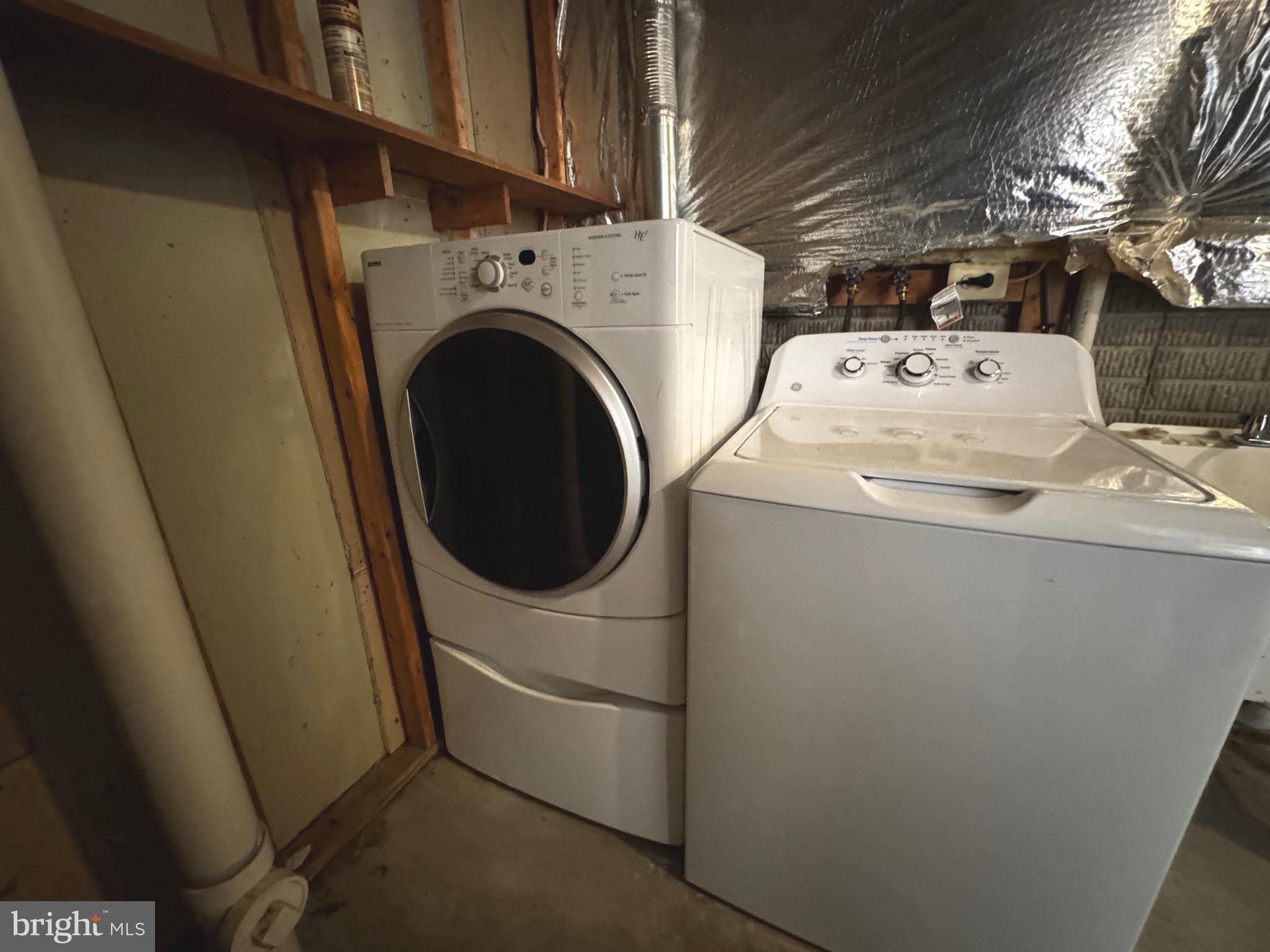 WORTHINGTON WOODS - Residential Lease