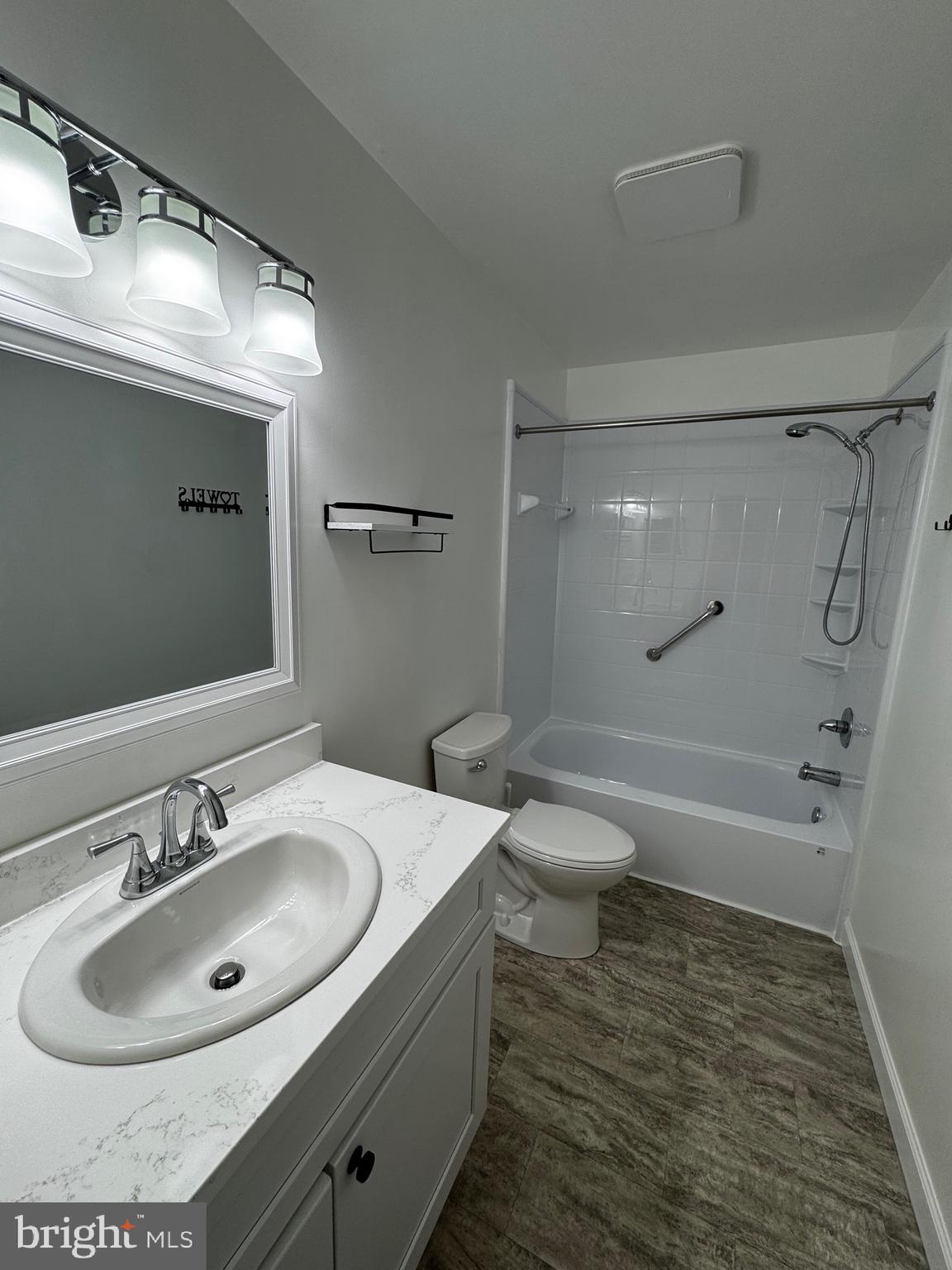 WORTHINGTON WOODS - Residential Lease