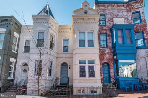 1330 35th Street NW, Washington, DC MLS: DCDC2195564