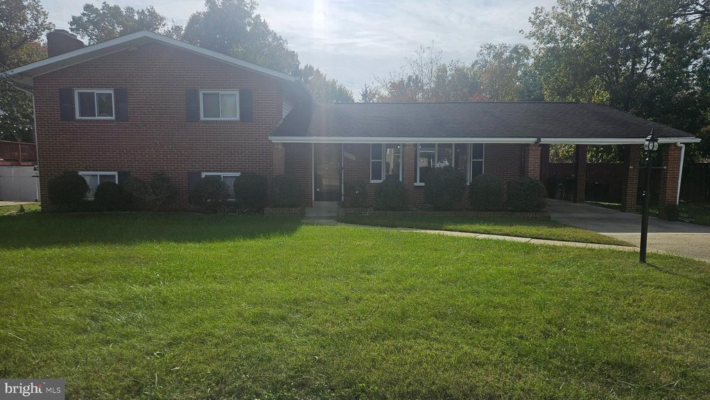 Photo of 2105 Calhoun Street, FORT WASHINGTON, MD 20744 (MLS # MDPG2181278)