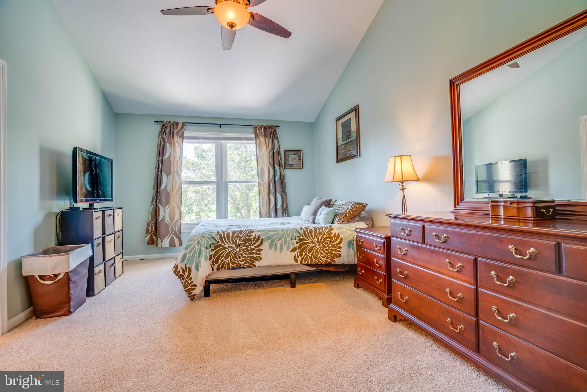 ASHBURN FARM - Residential