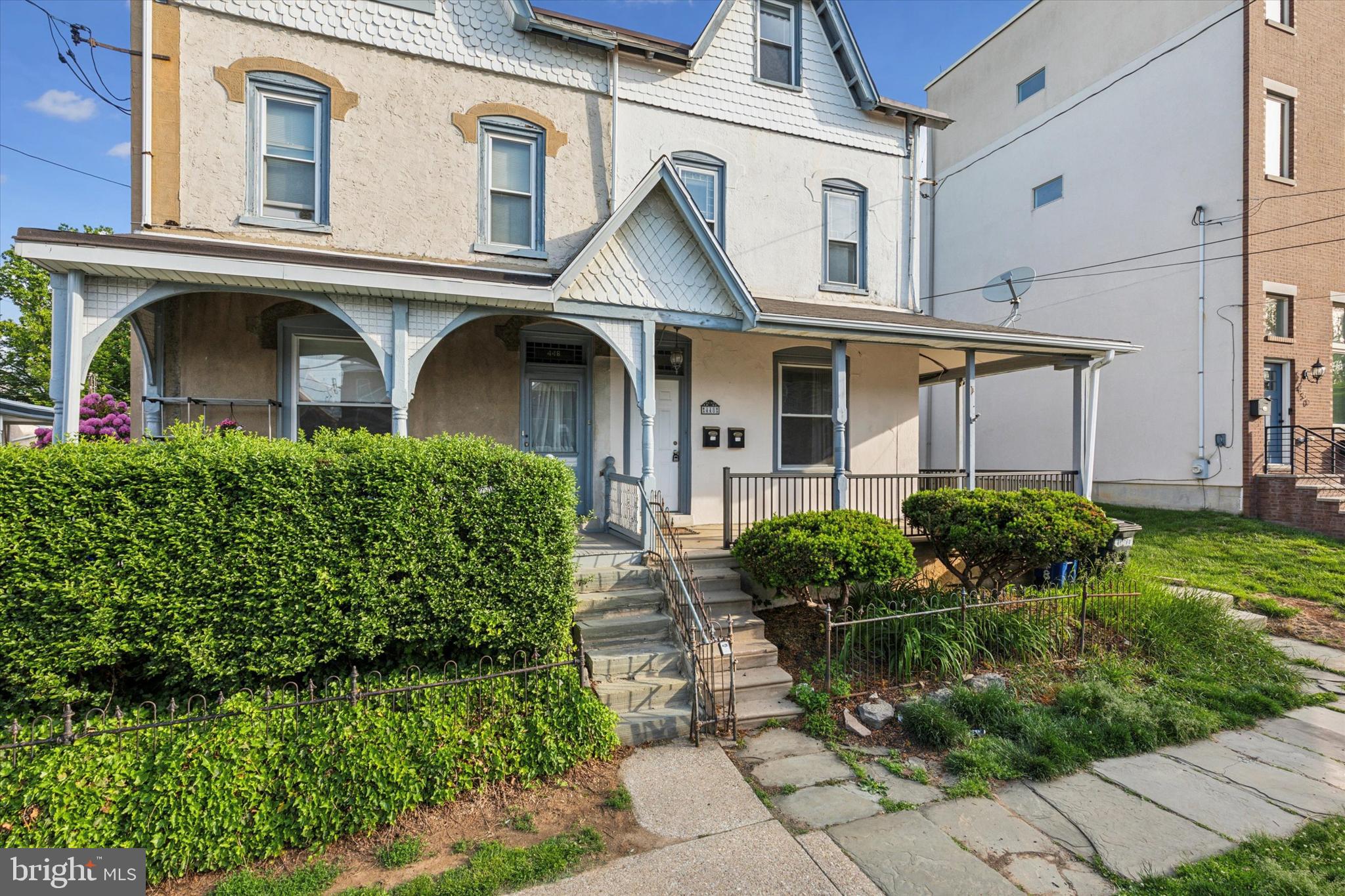 ROXBOROUGH - Residential Lease