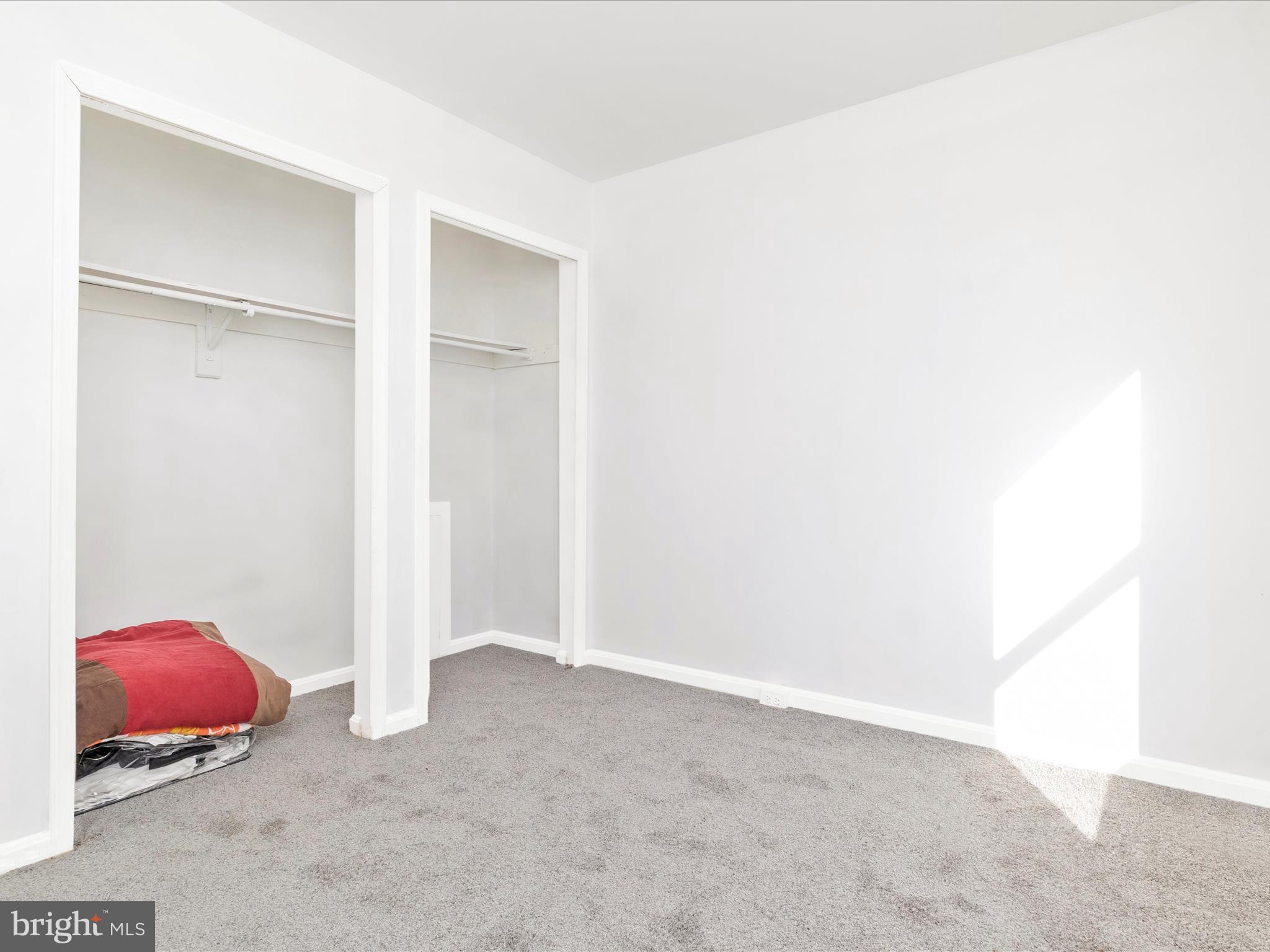 LONDON WOODS - Residential