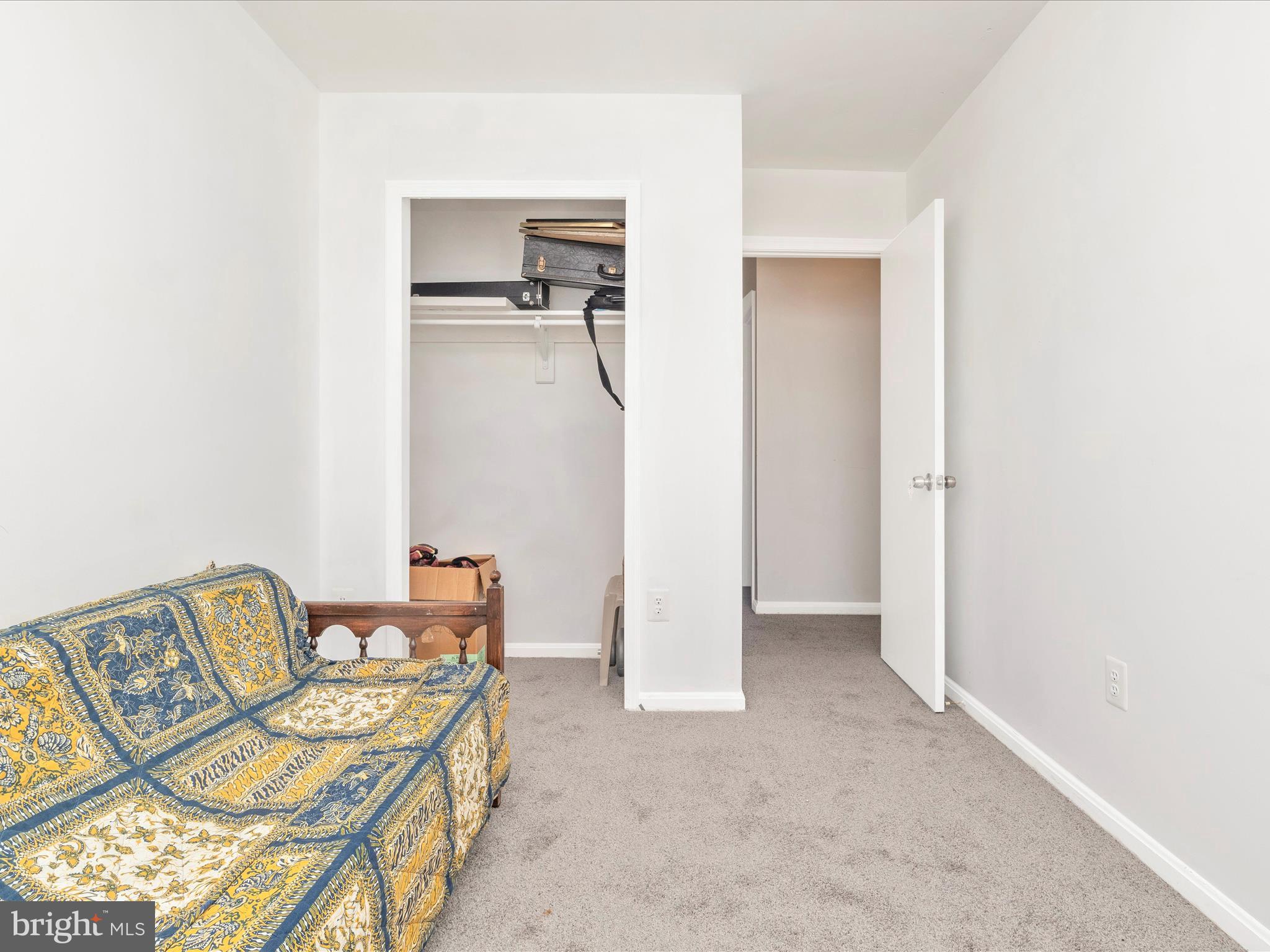 LONDON WOODS - Residential