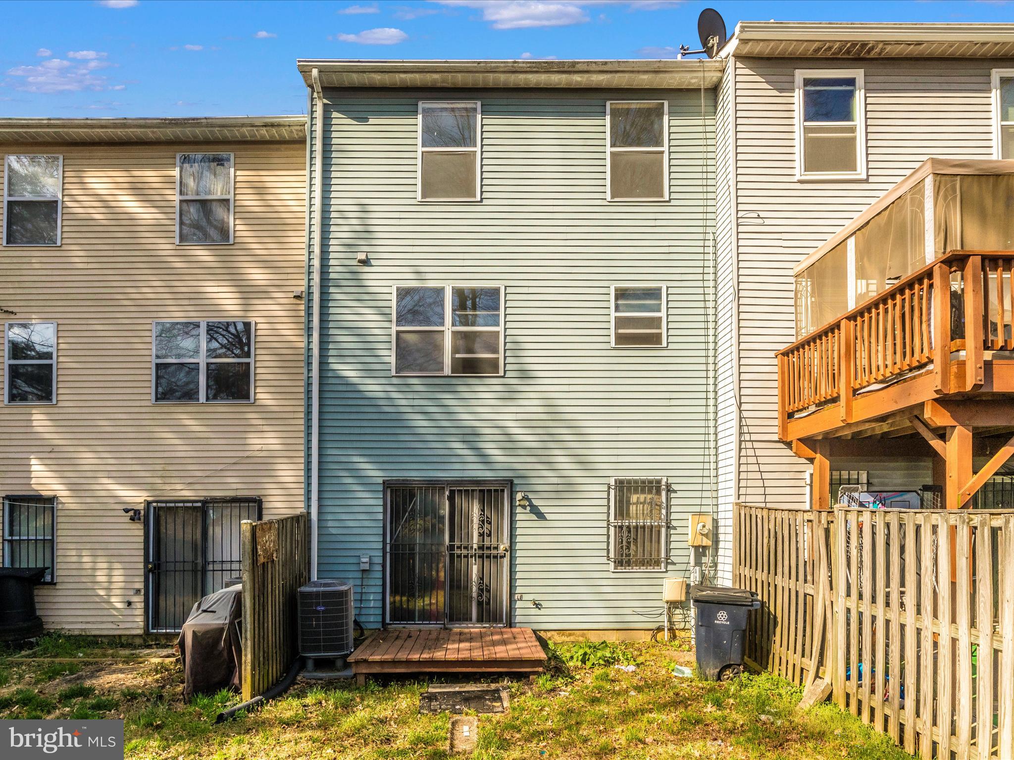 LONDON WOODS - Residential