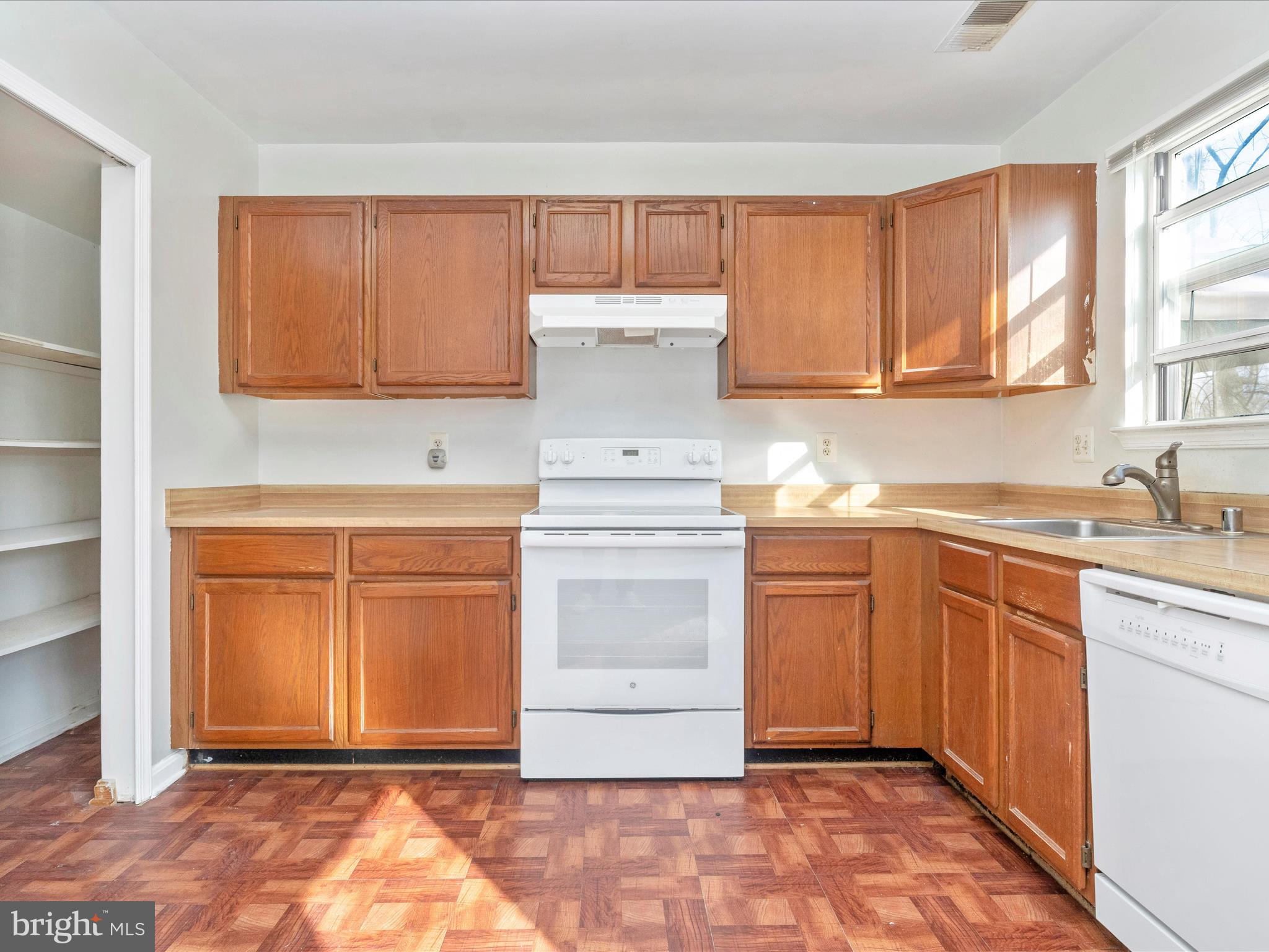 LONDON WOODS - Residential