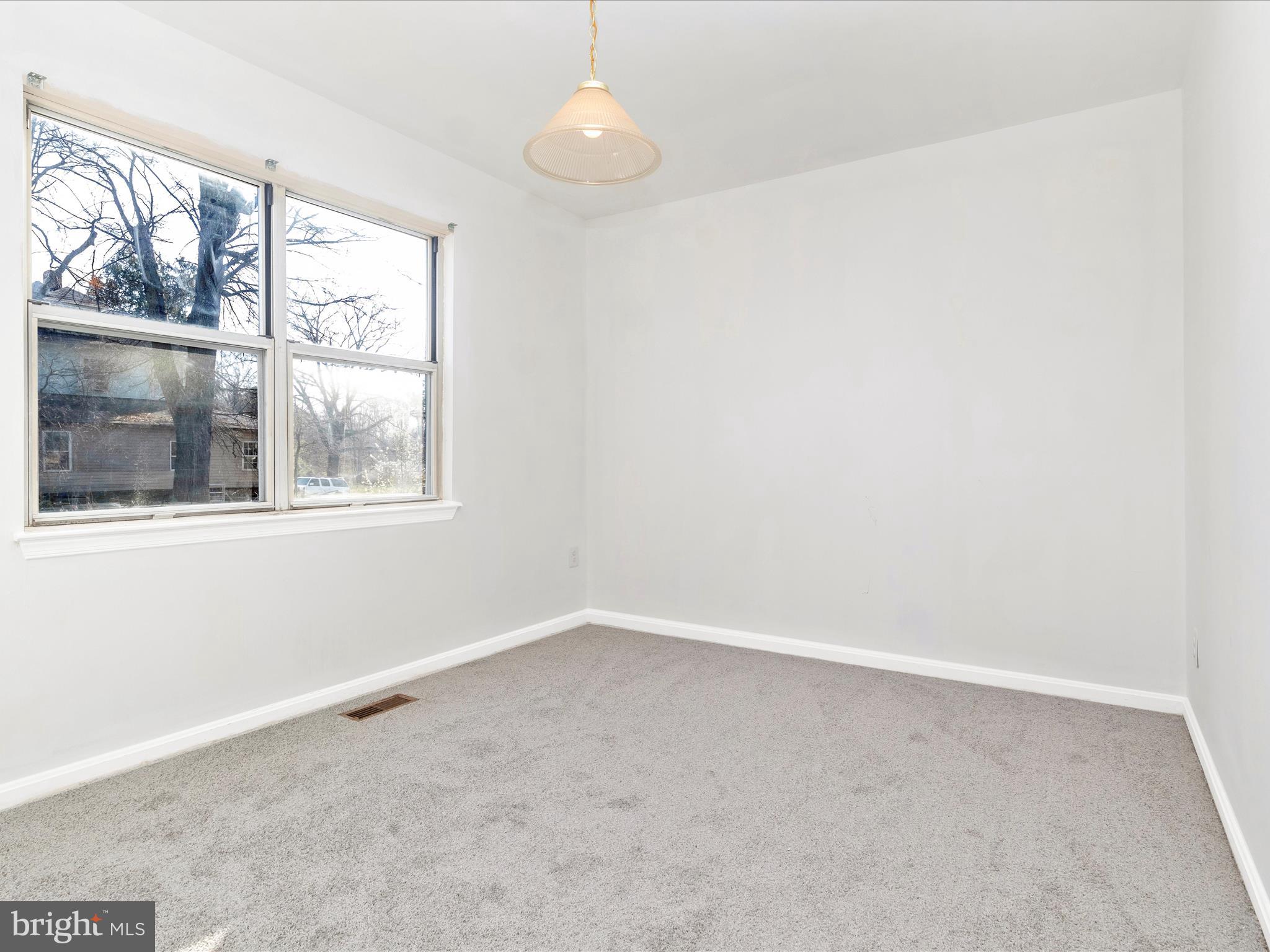 LONDON WOODS - Residential