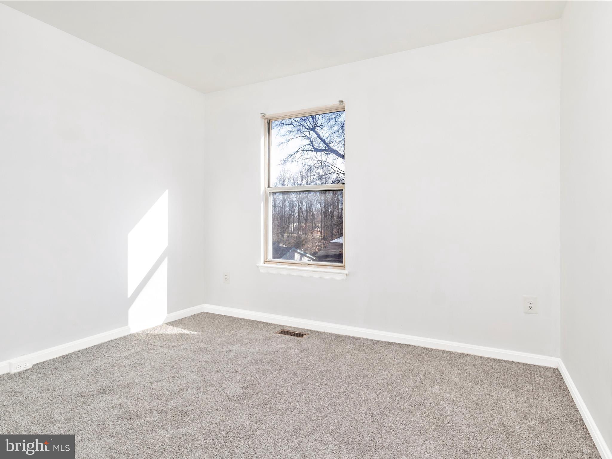 LONDON WOODS - Residential