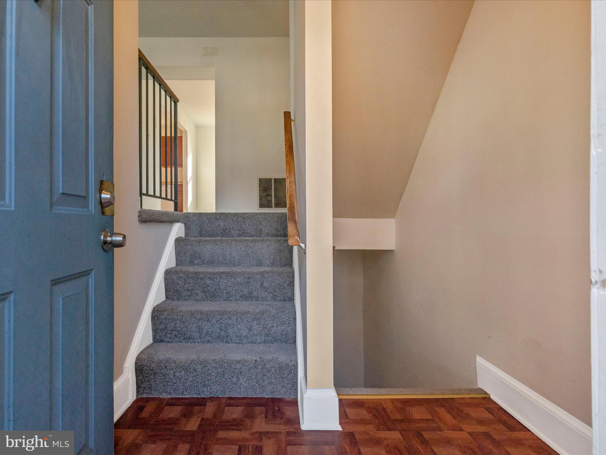 LONDON WOODS - Residential