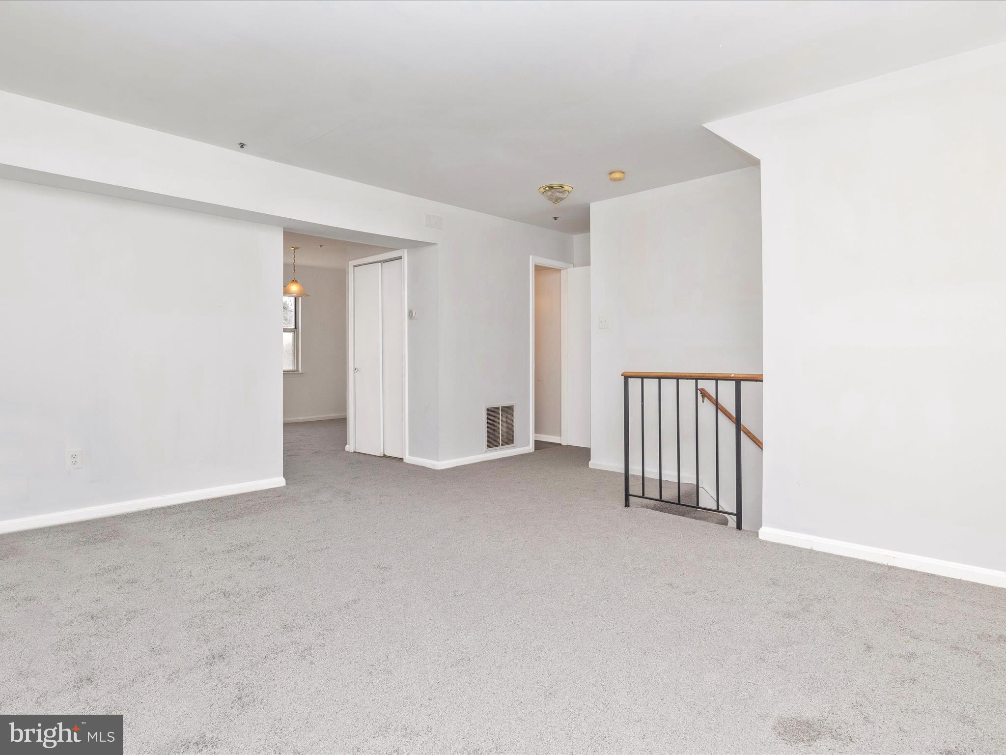 LONDON WOODS - Residential