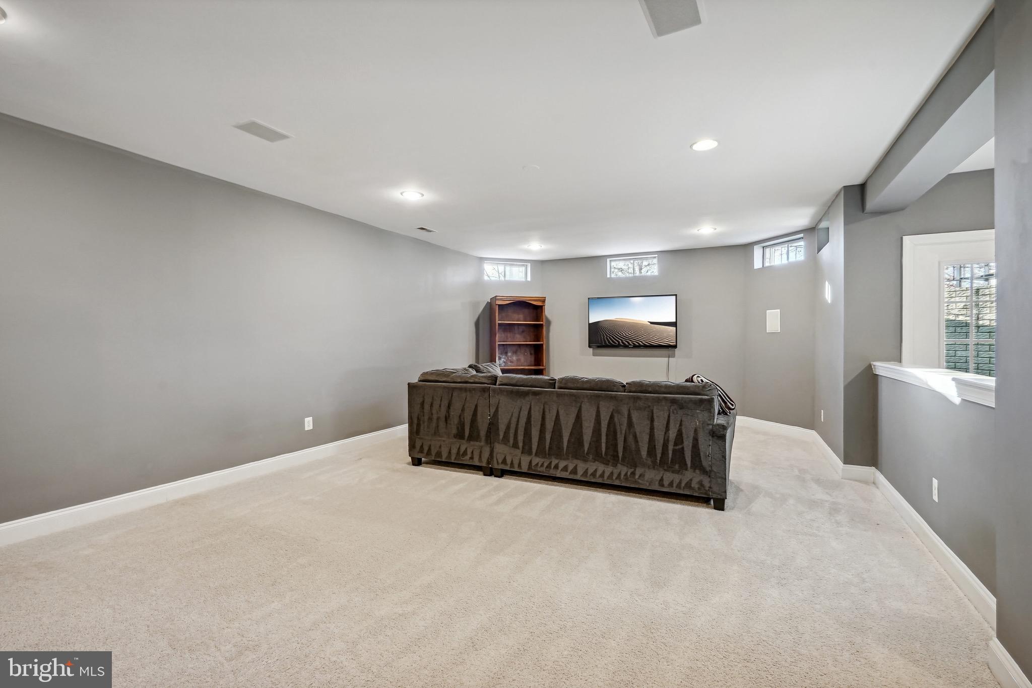 BROADLANDS SOUTH - Residential