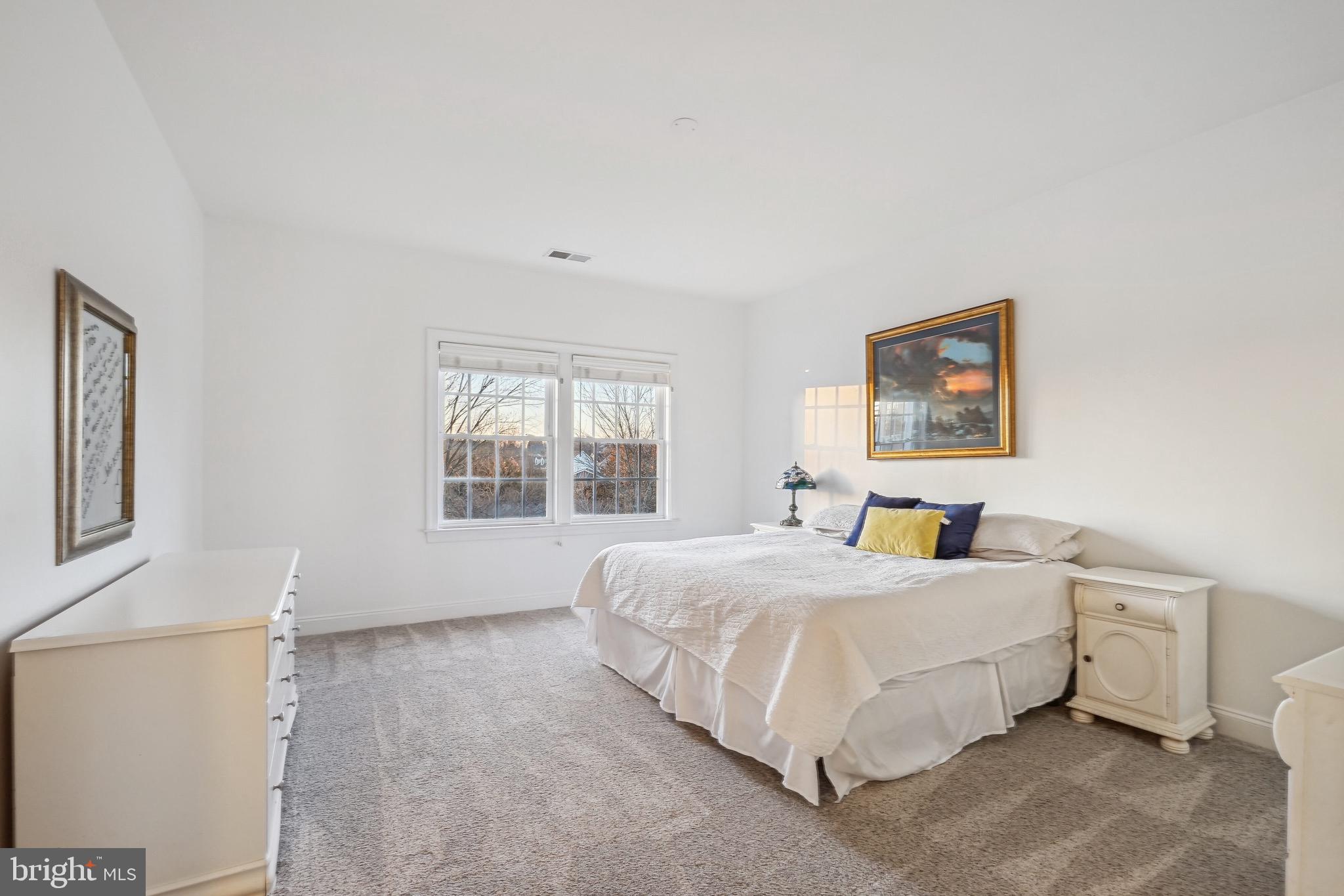 BROADLANDS SOUTH - Residential