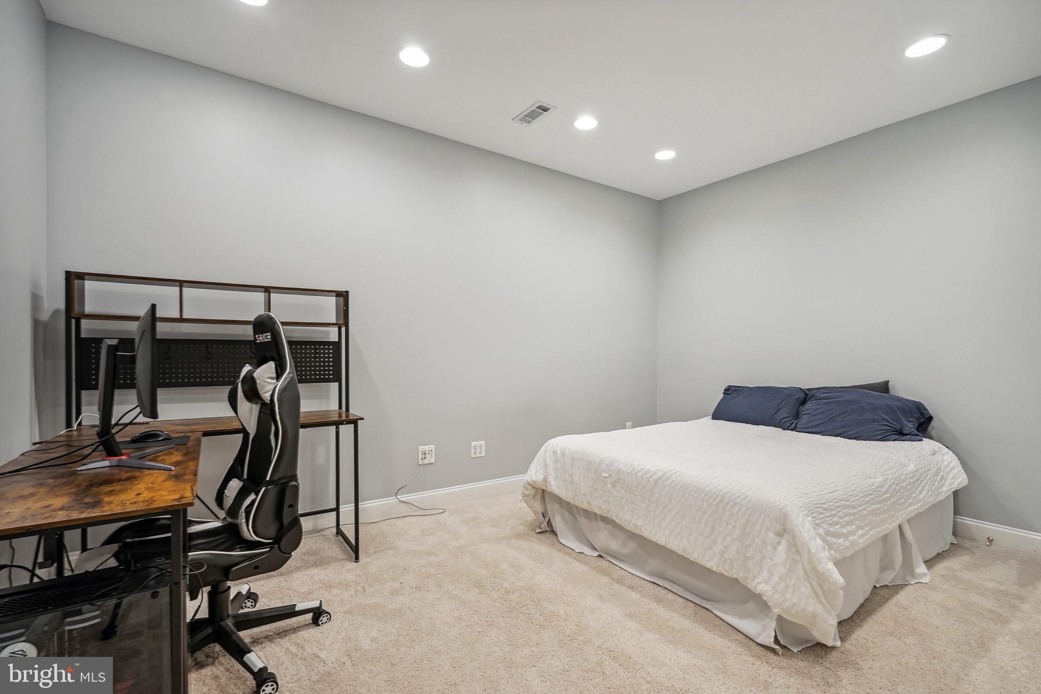 BROADLANDS SOUTH - Residential