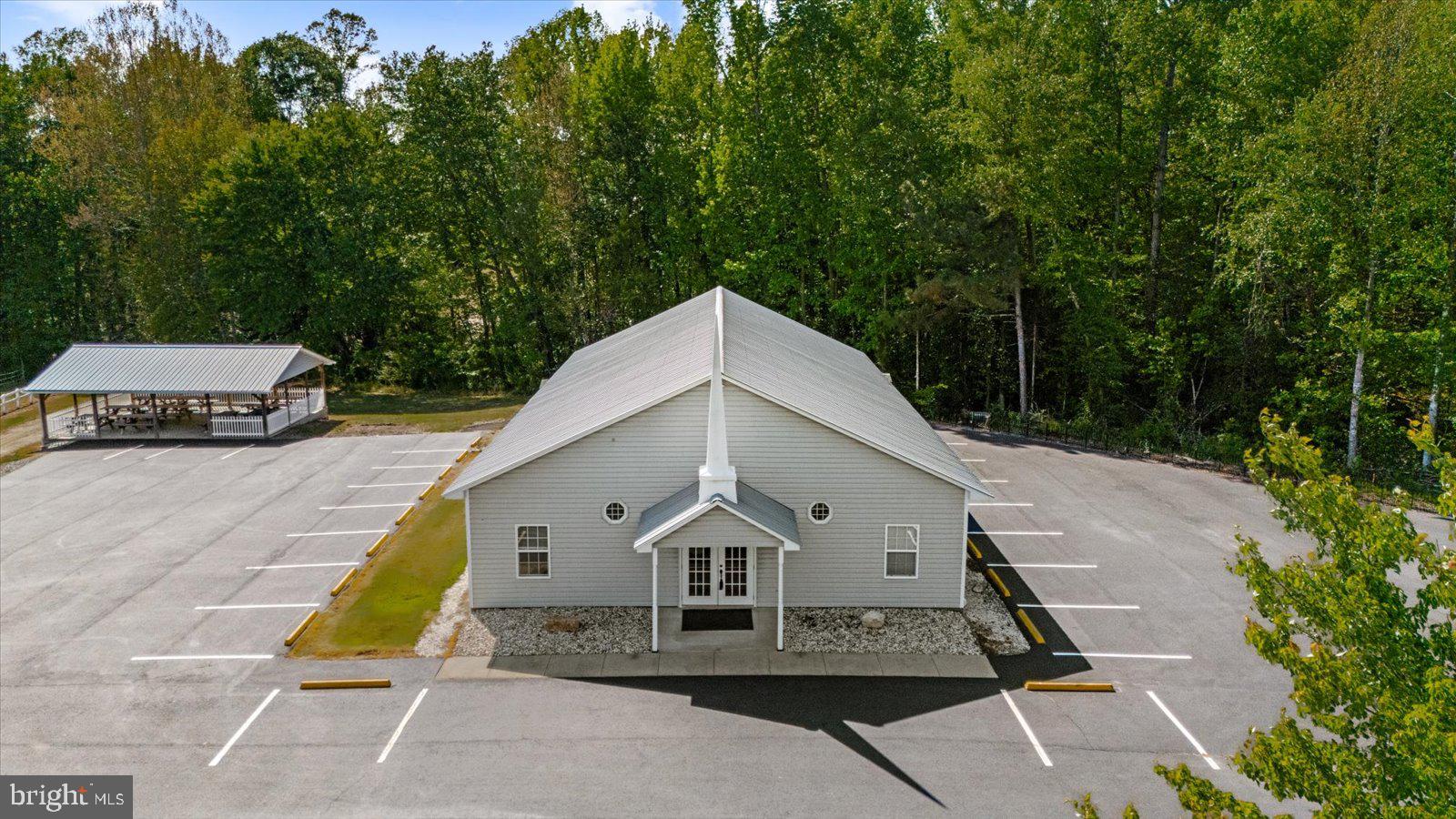 Photo 1 of 43 — 22114 CARTERS GATE ROAD, RUTHER GLEN, VA 22546