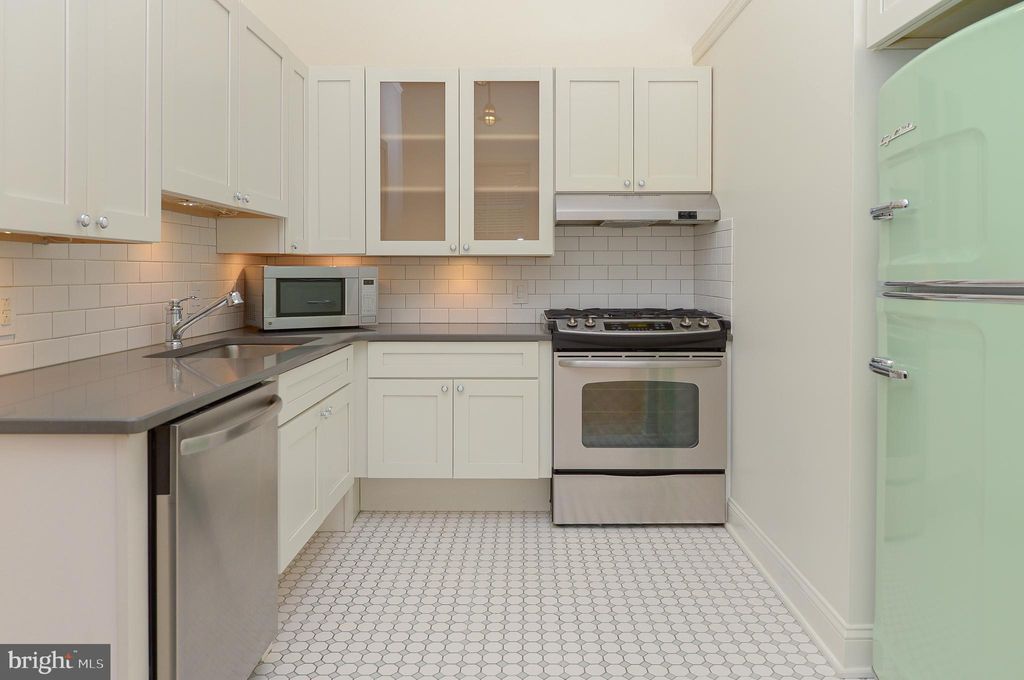 Photo of 1518 Spruce Street #1A, PHILADELPHIA, PA 19102 (MLS # PAPH2540196)