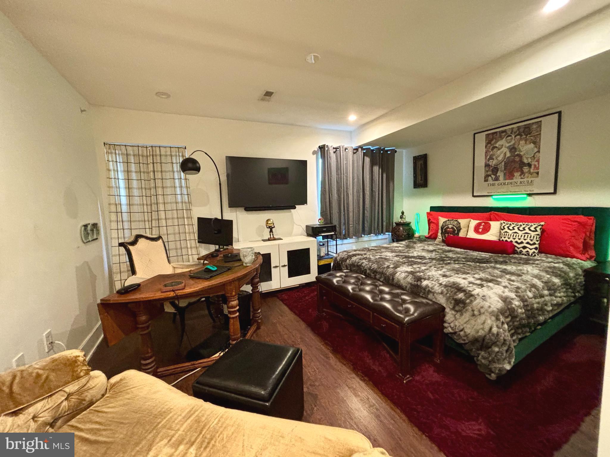 OLDE KENSINGTON - Residential