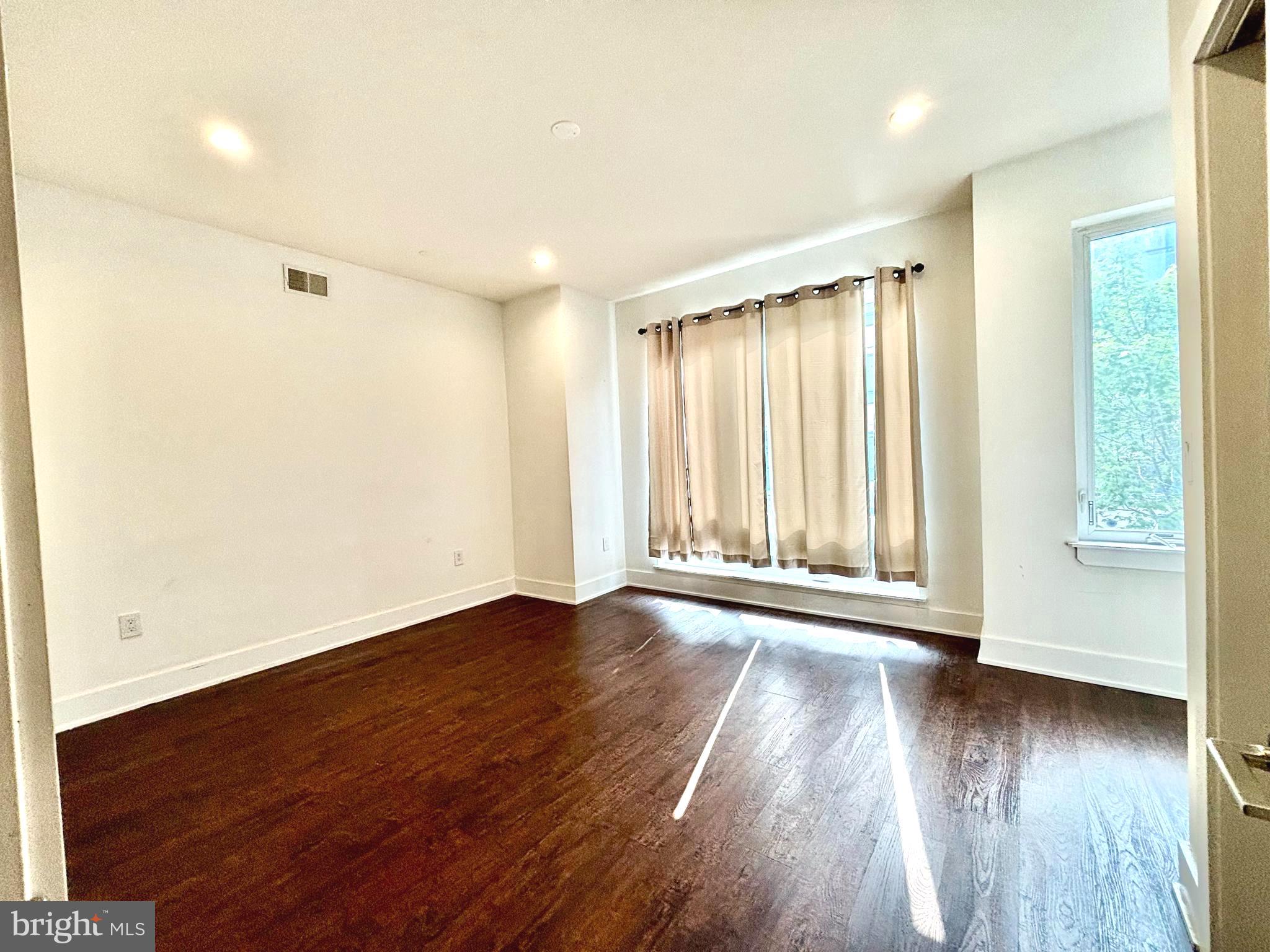 OLDE KENSINGTON - Residential