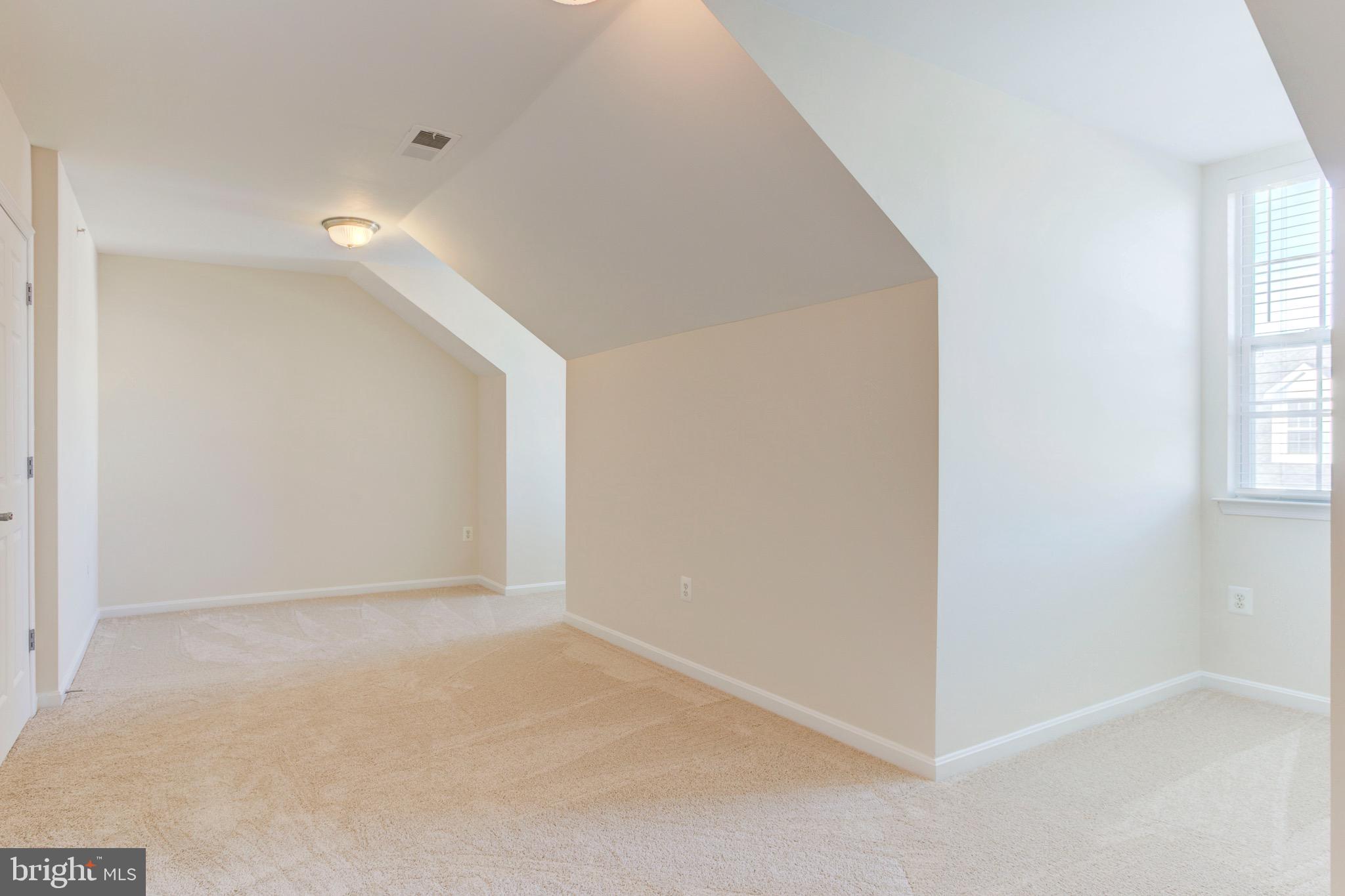 THE COMMONS ON WILLIAM SQUARE - Residential