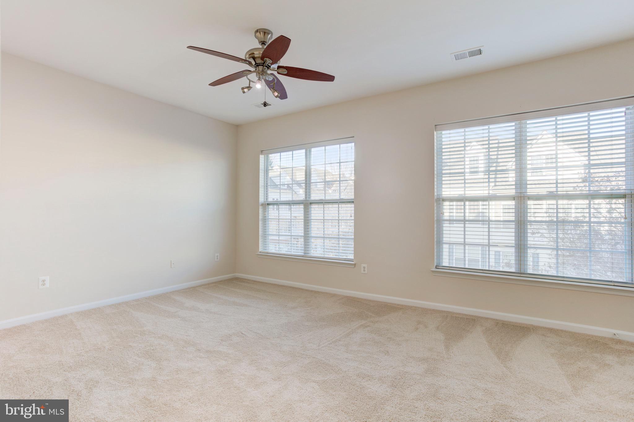 THE COMMONS ON WILLIAM SQUARE - Residential