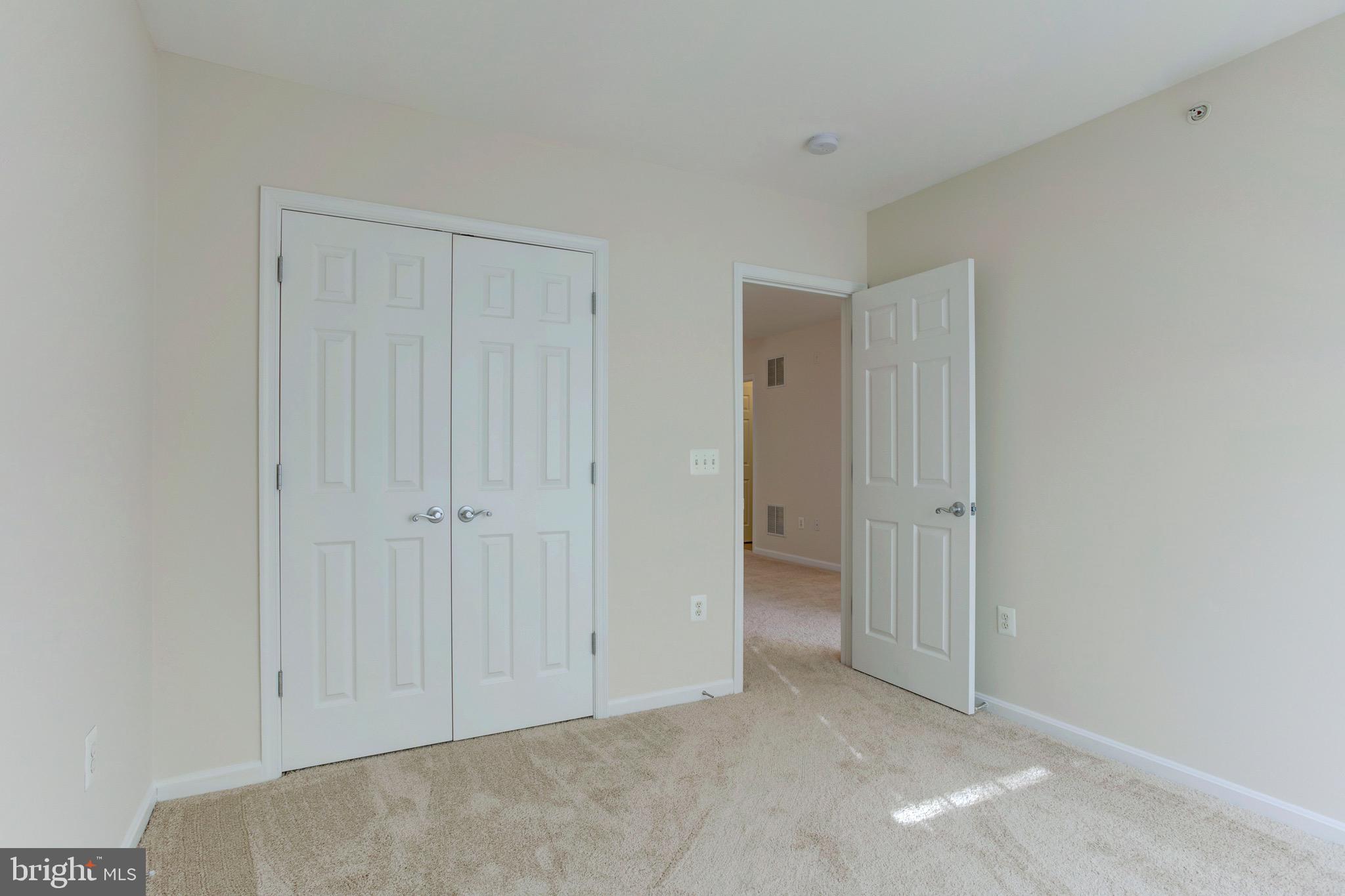 THE COMMONS ON WILLIAM SQUARE - Residential