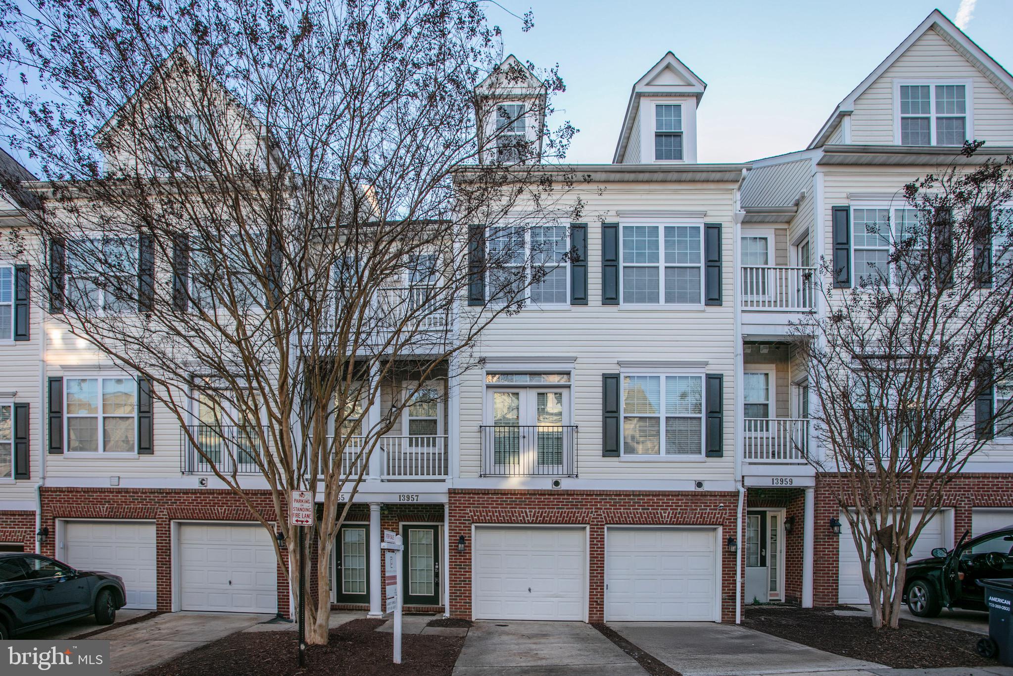 THE COMMONS ON WILLIAM SQUARE - Residential