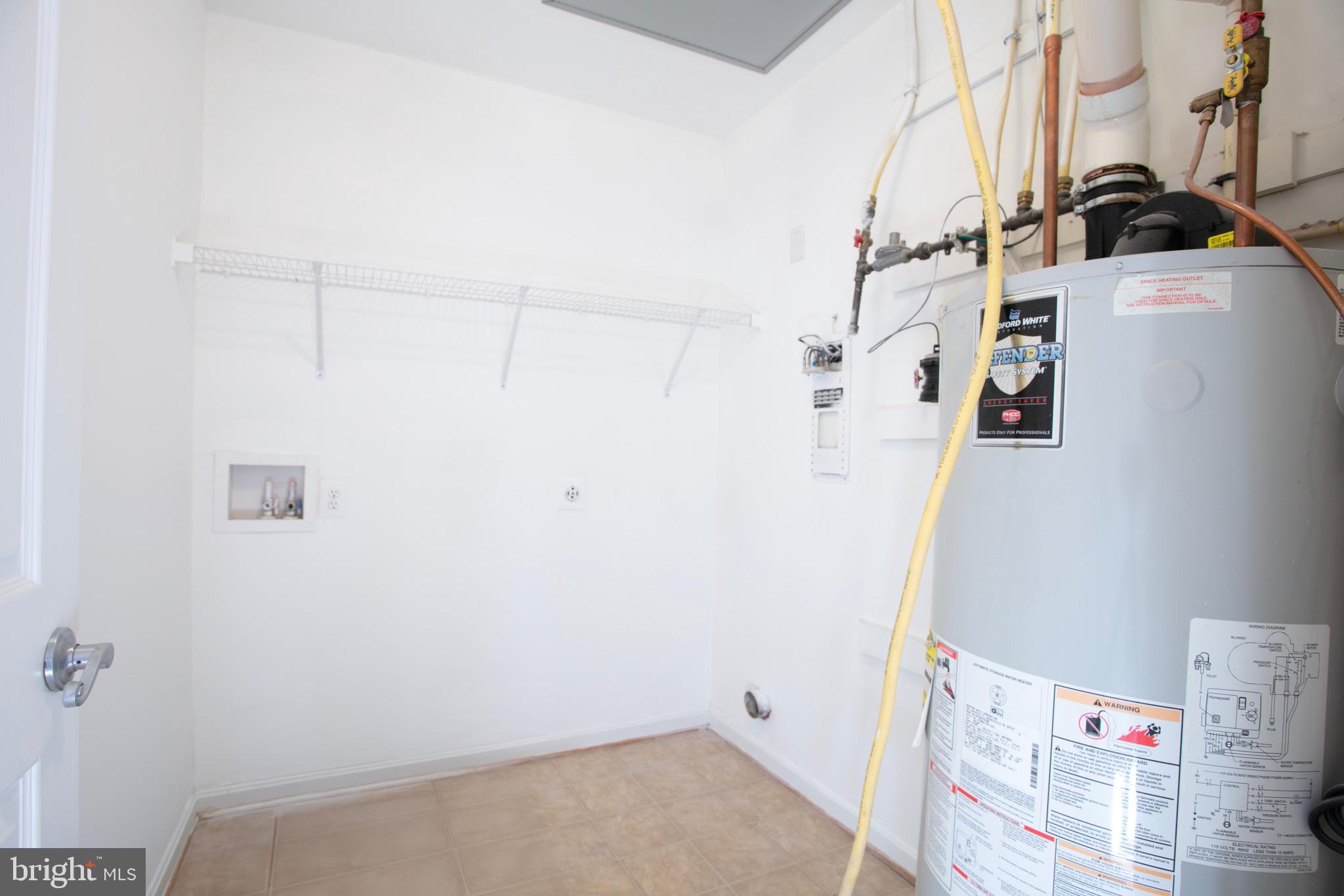 THE COMMONS ON WILLIAM SQUARE - Residential