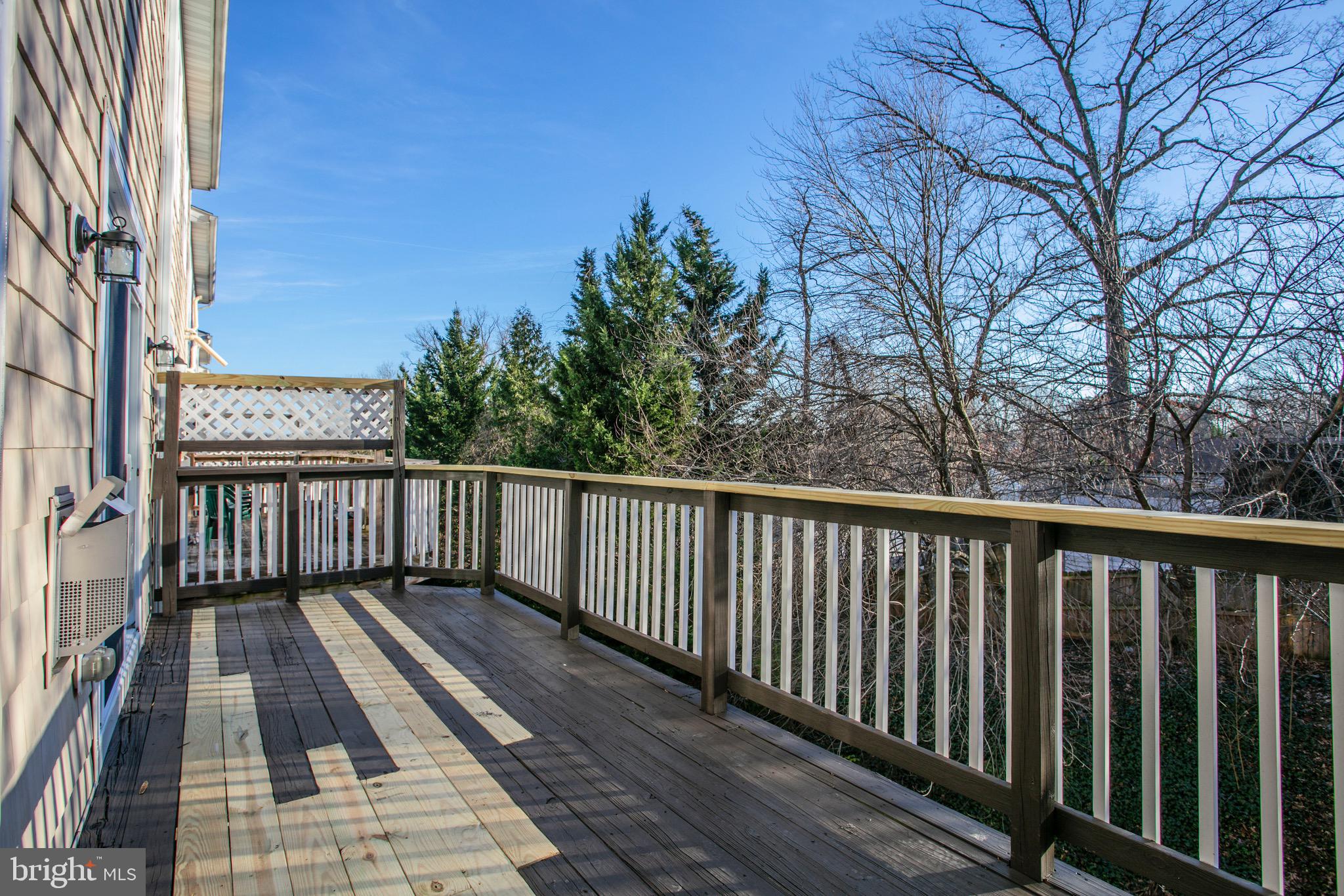 THE COMMONS ON WILLIAM SQUARE - Residential