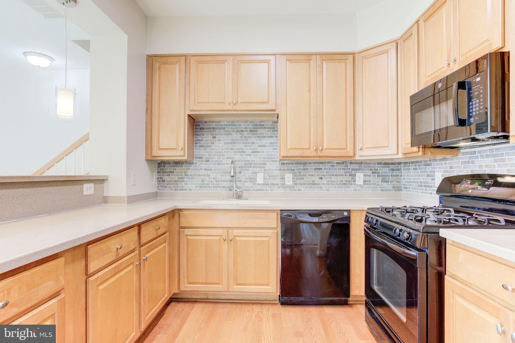 THE COMMONS ON WILLIAM SQUARE - Residential