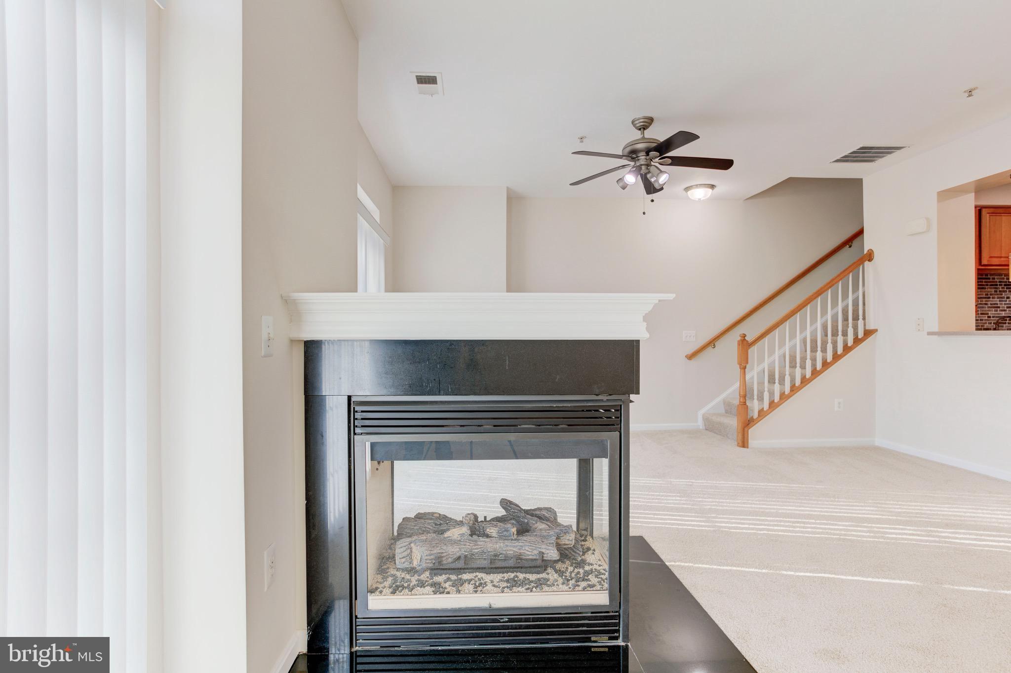 THE COMMONS ON WILLIAM SQUARE - Residential