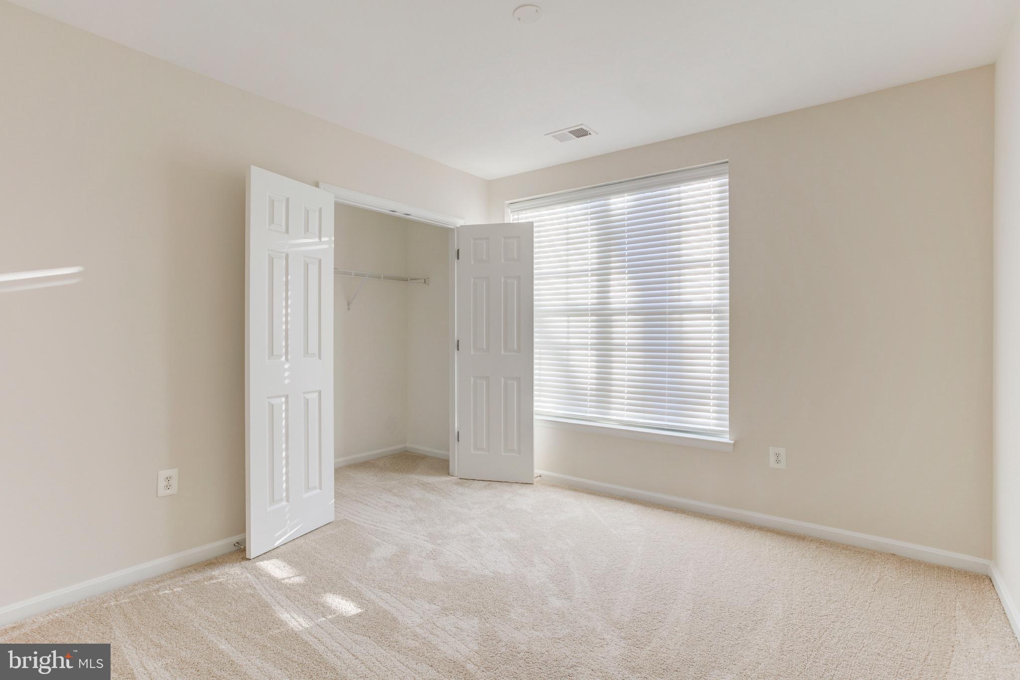 THE COMMONS ON WILLIAM SQUARE - Residential